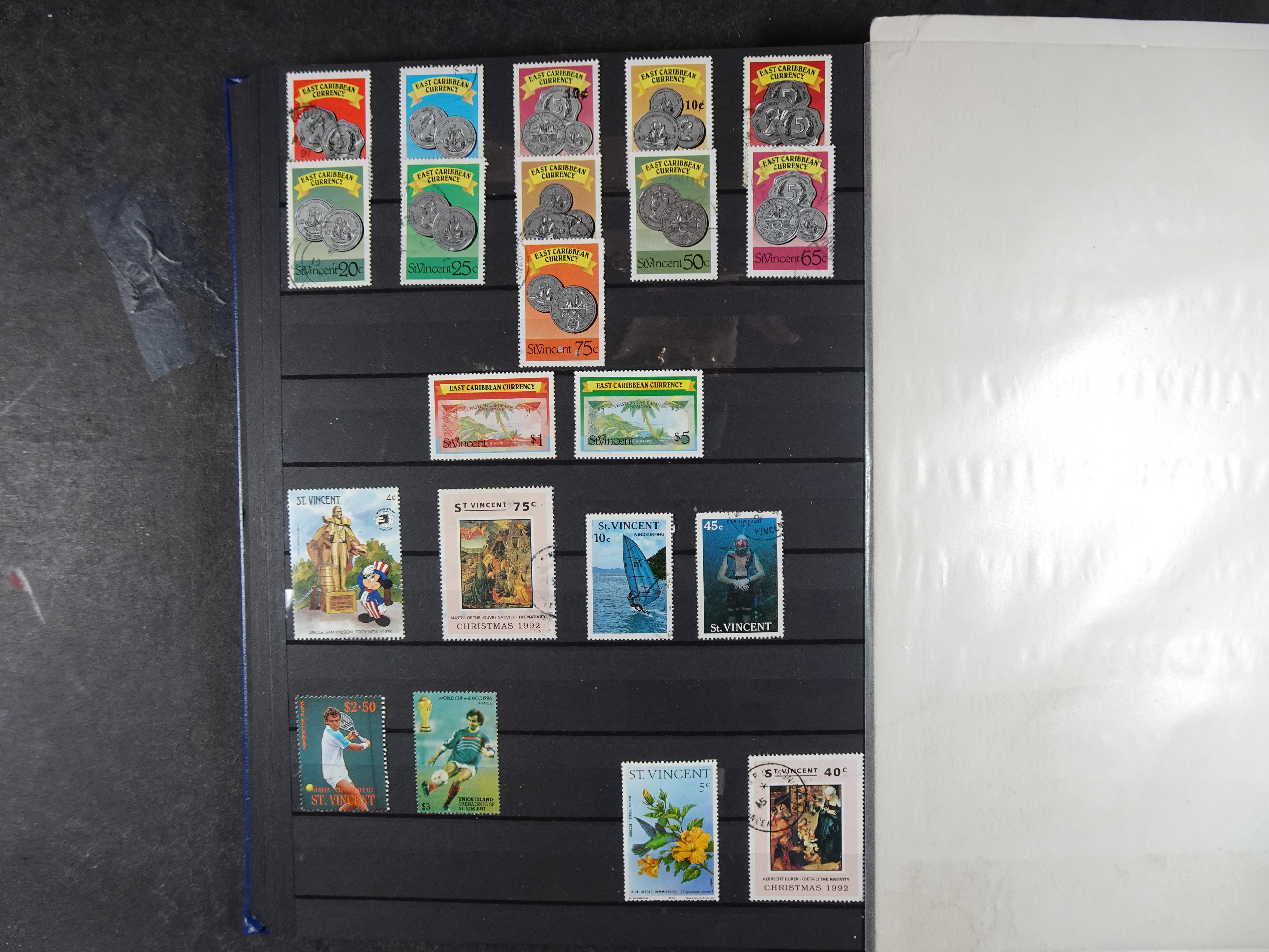 Leuke verzameling veel dubbel op elkaar gestoken aanwezig. 27