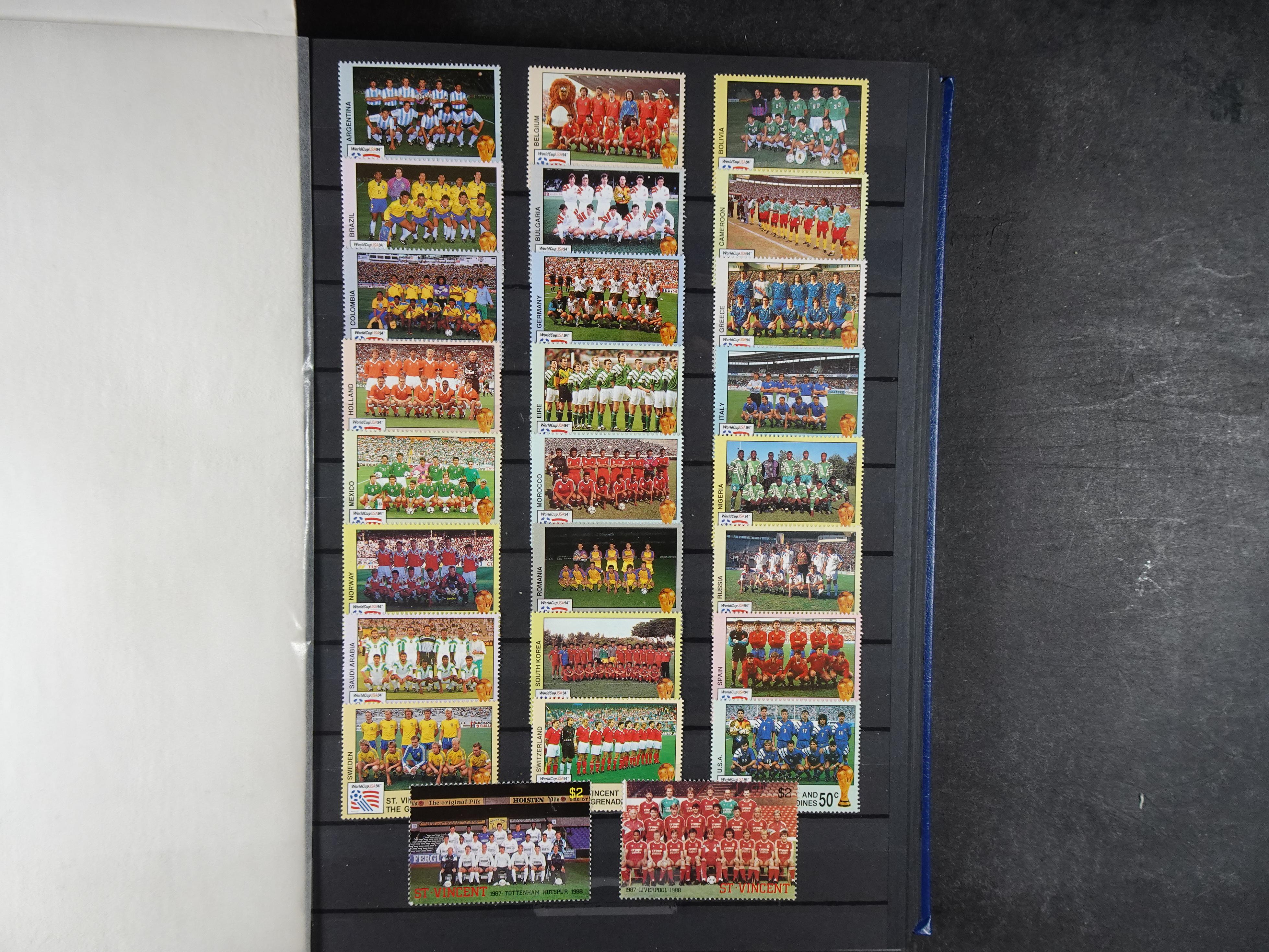 Leuke verzameling veel dubbel op elkaar gestoken aanwezig. 28