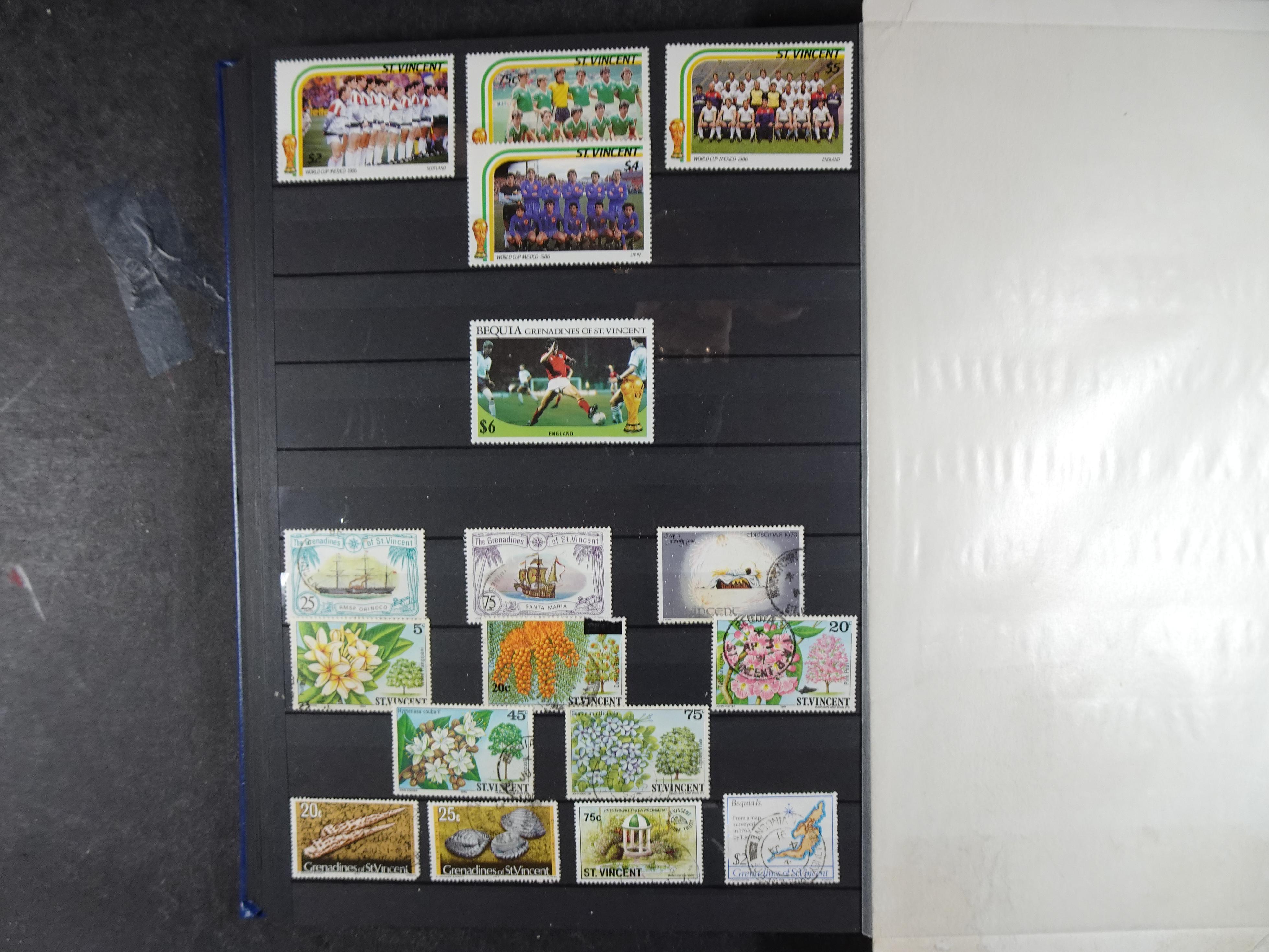 Leuke verzameling veel dubbel op elkaar gestoken aanwezig. 29