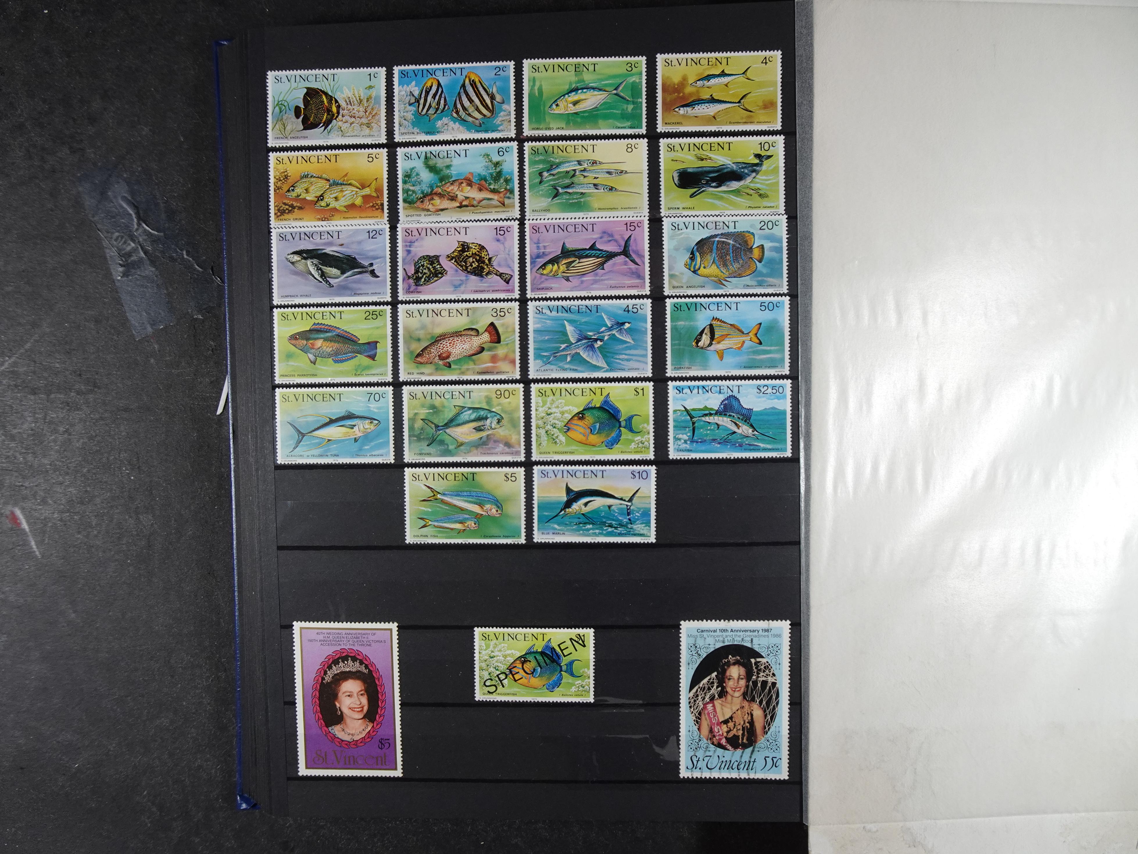 Leuke verzameling veel dubbel op elkaar gestoken aanwezig. 31