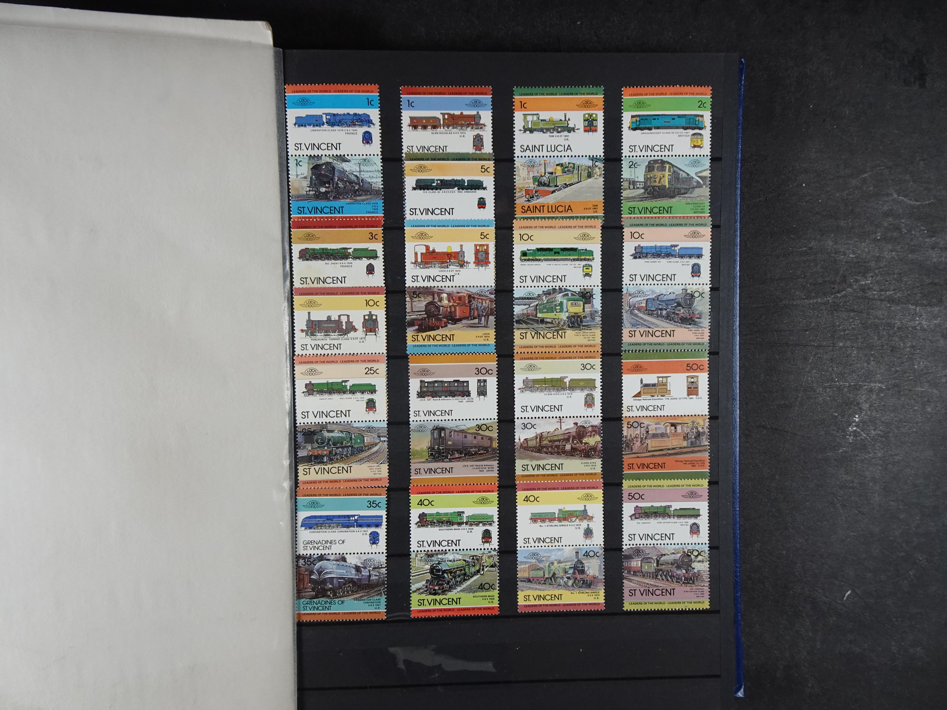 Leuke verzameling veel dubbel op elkaar gestoken aanwezig. 33