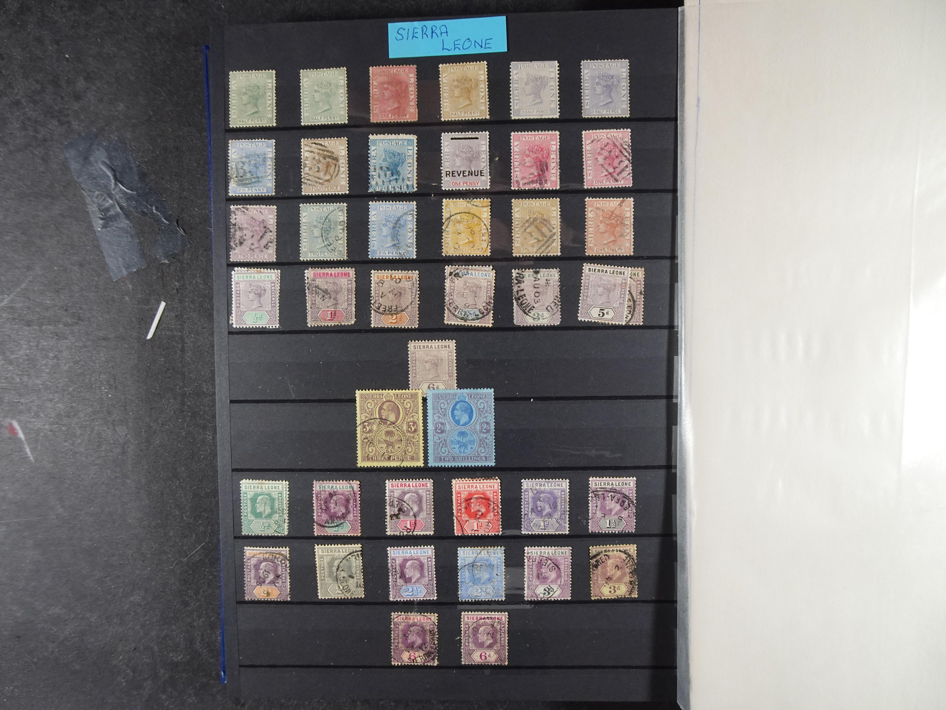 Leuke verzameling veel dubbel op elkaar gestoken aanwezig. 47