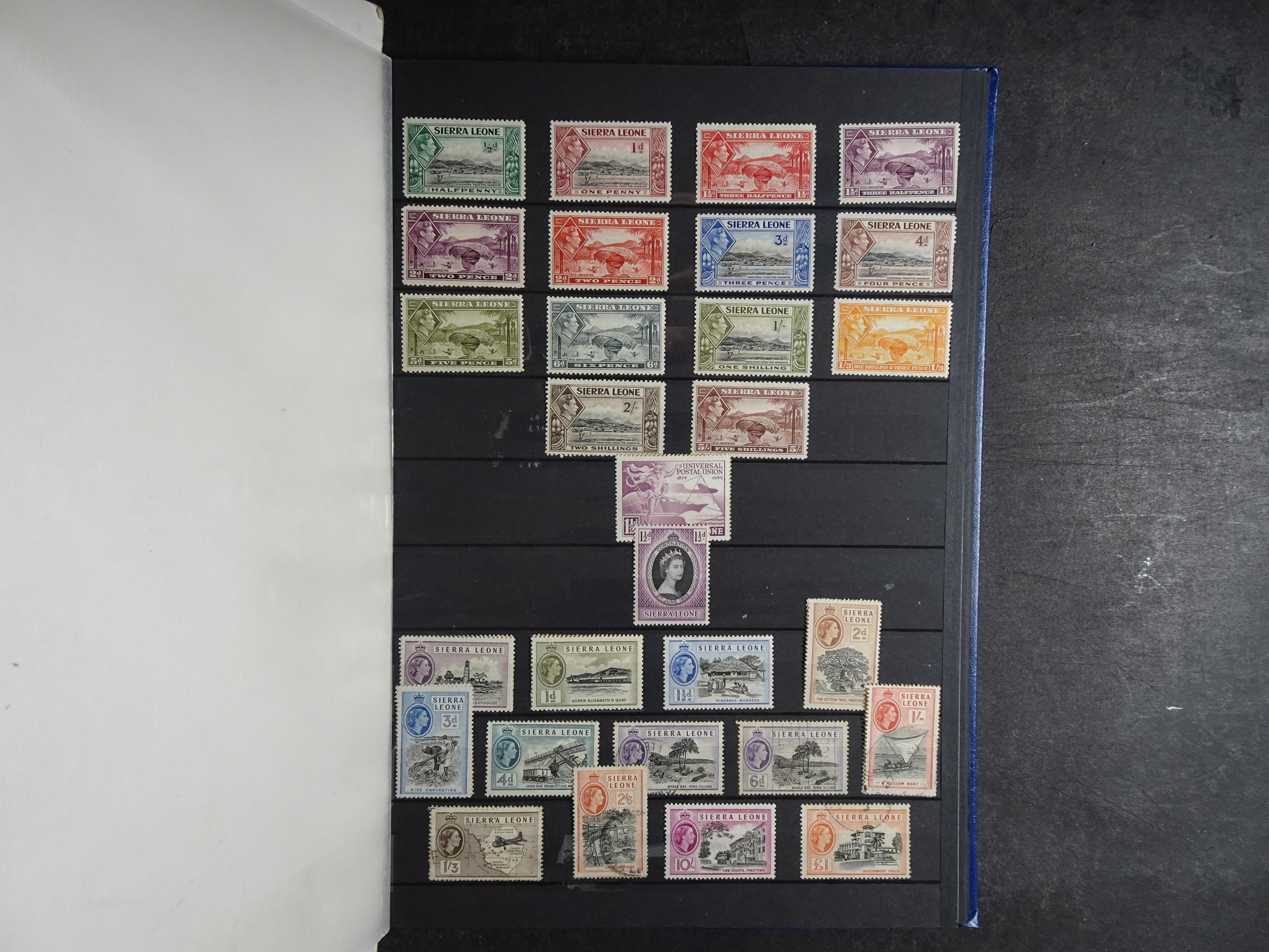 Leuke verzameling veel dubbel op elkaar gestoken aanwezig. 50