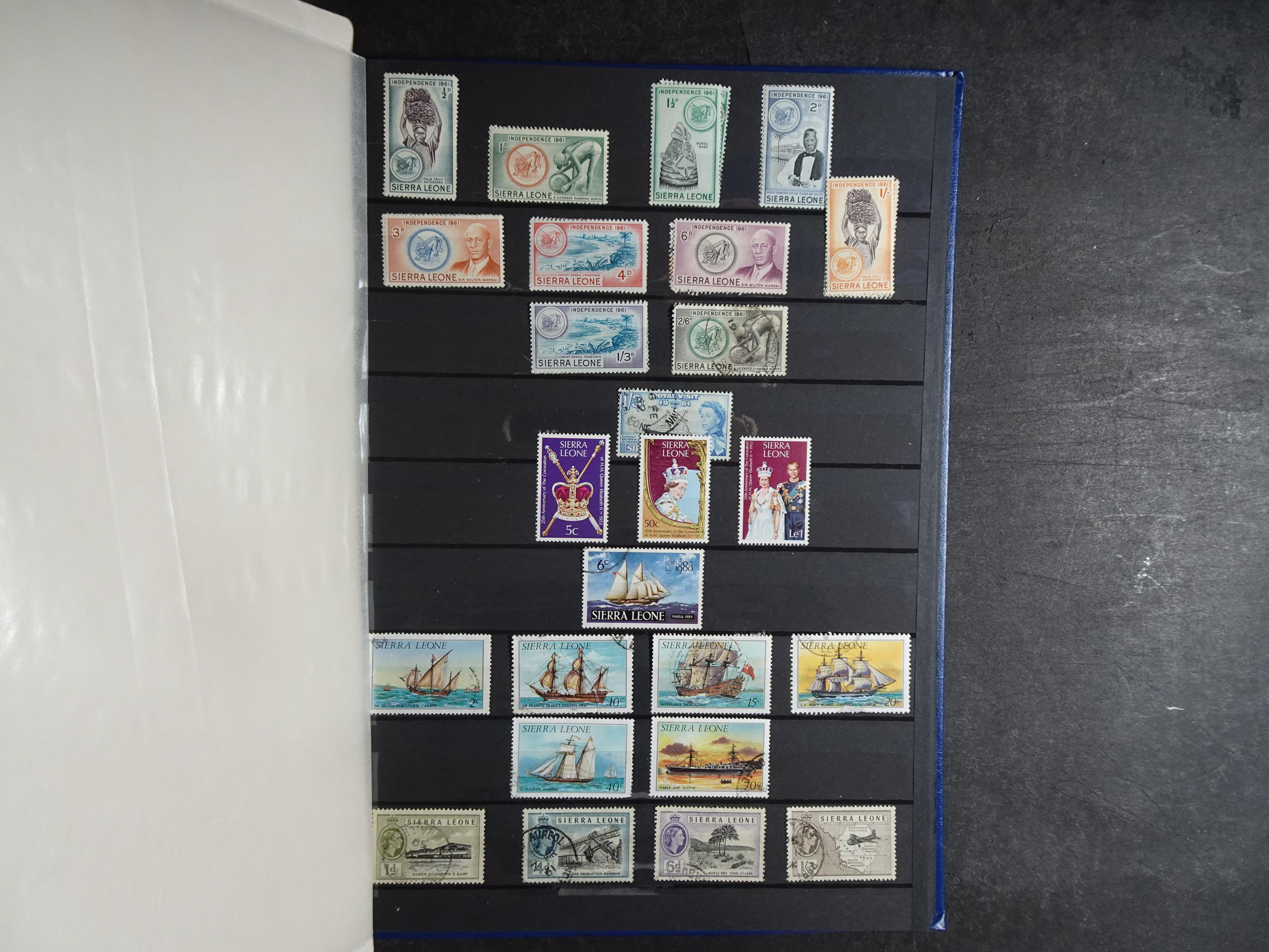 Leuke verzameling veel dubbel op elkaar gestoken aanwezig. 52