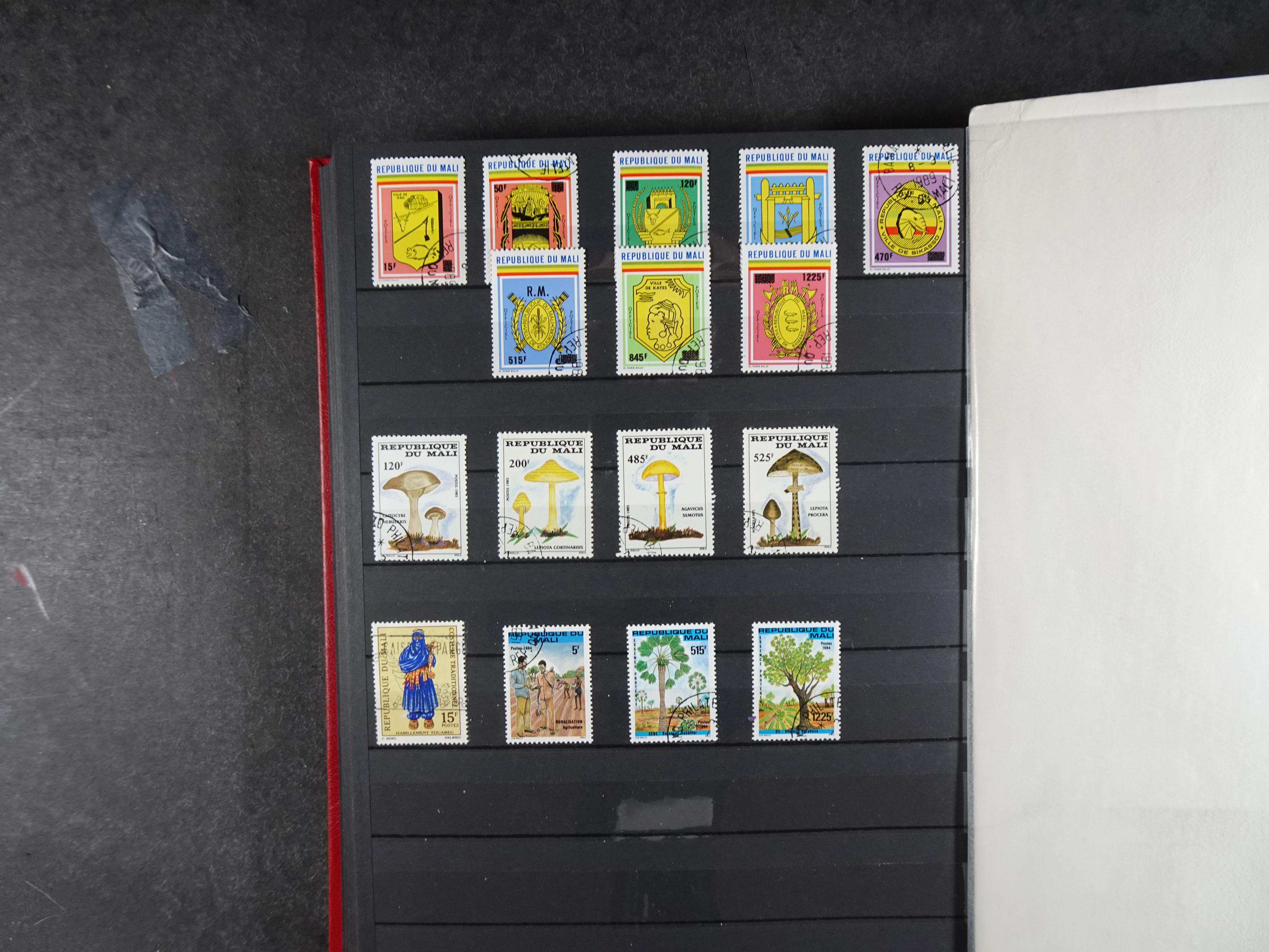 Mooie verzameling vaak dubbel op elkaar gestoken. 49