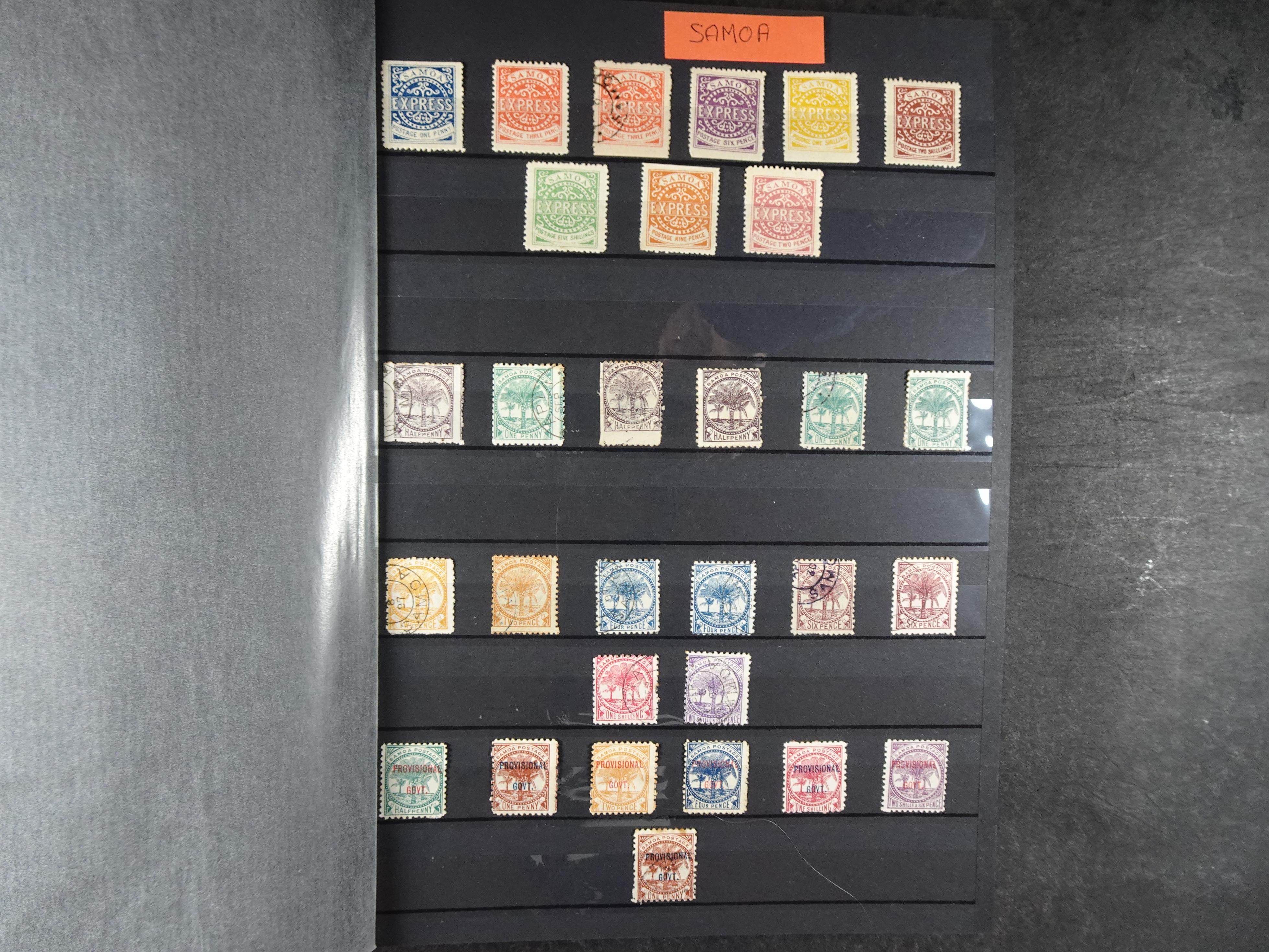 Leuke verzameling veel dubbel op elkaar gestoken.