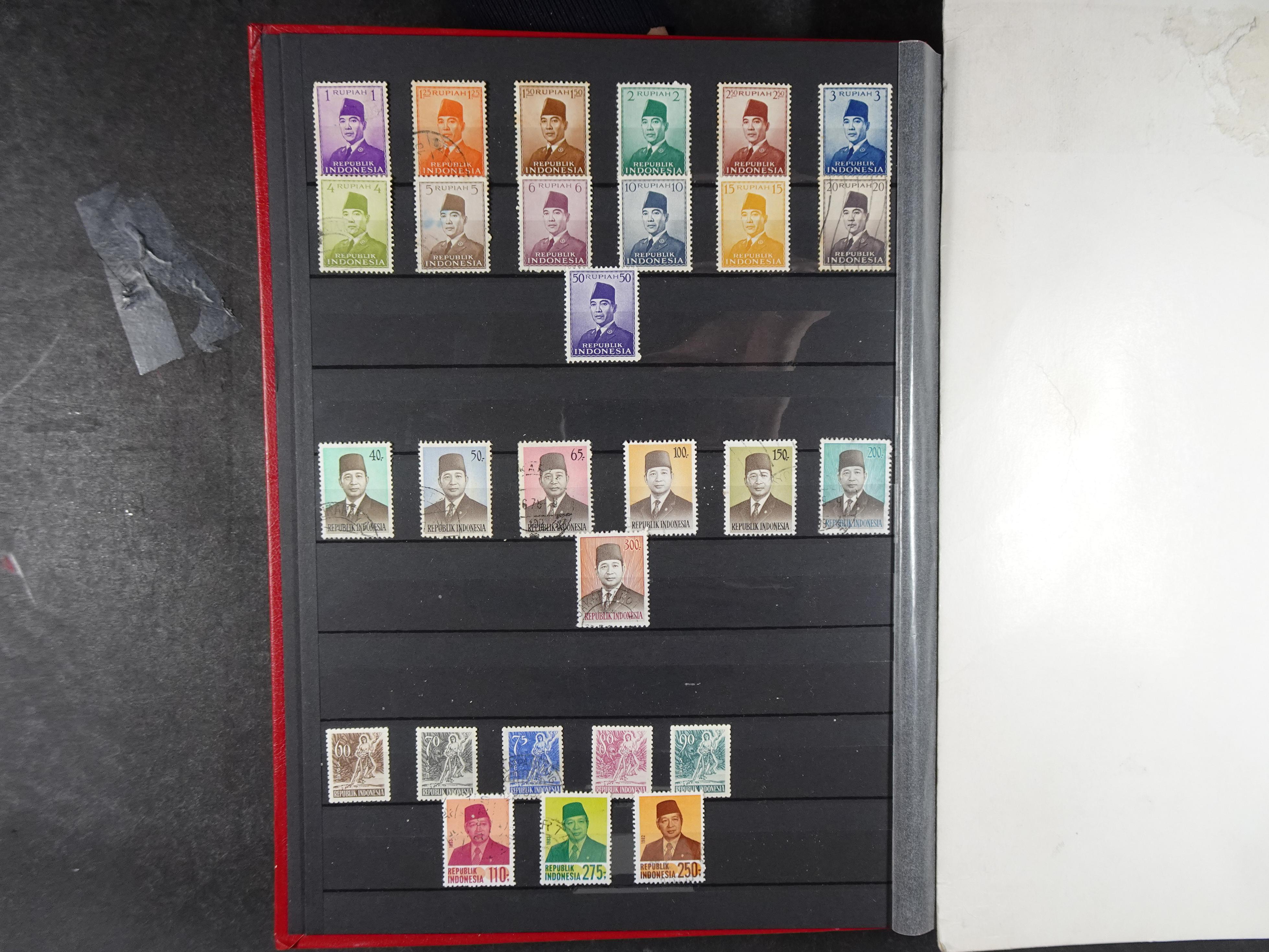 Leuke collectie met veel beter materiaal. 2