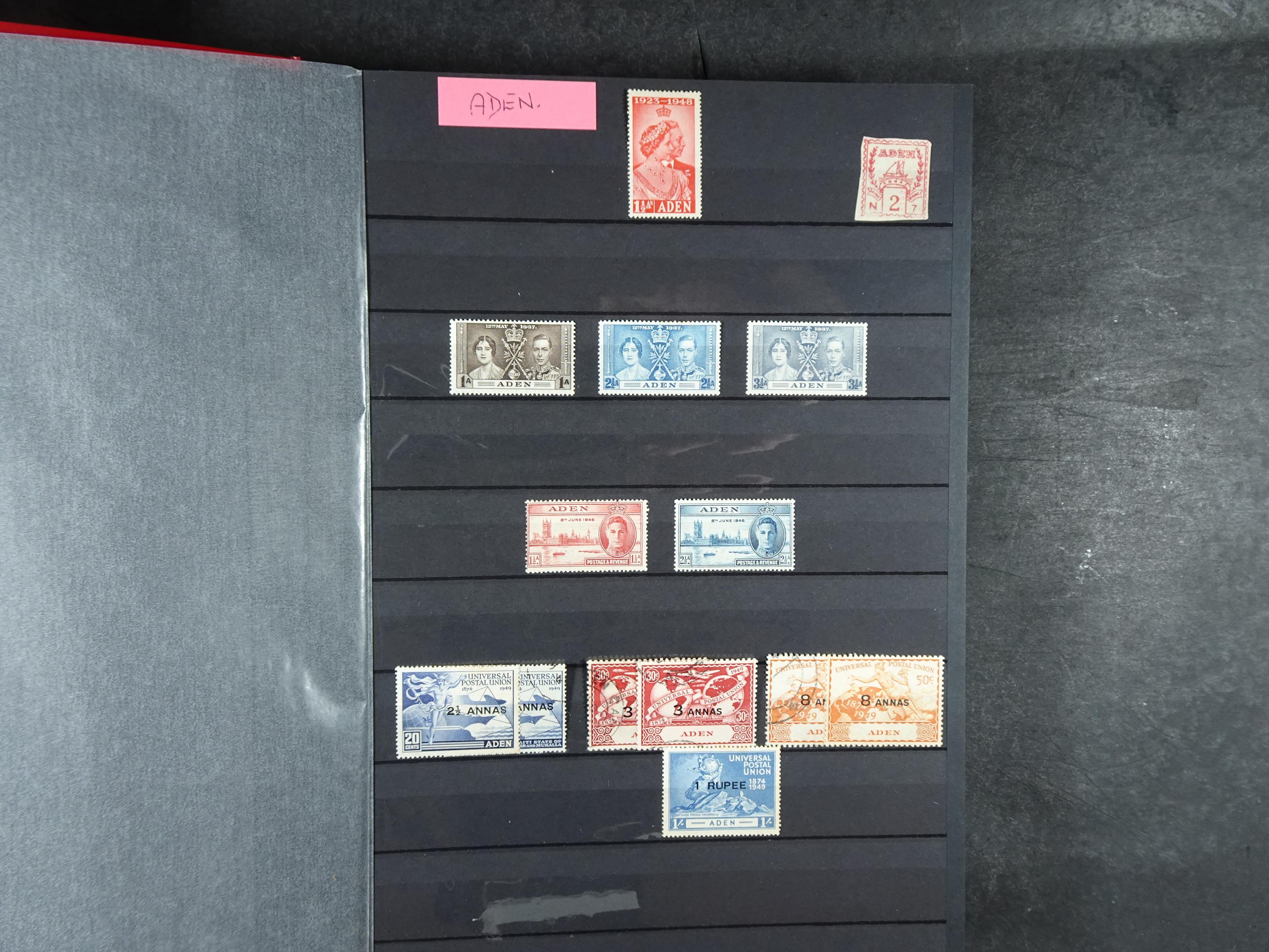 Leuke verzameling vaak dubbel over elkaar gestoken aanwezig. 