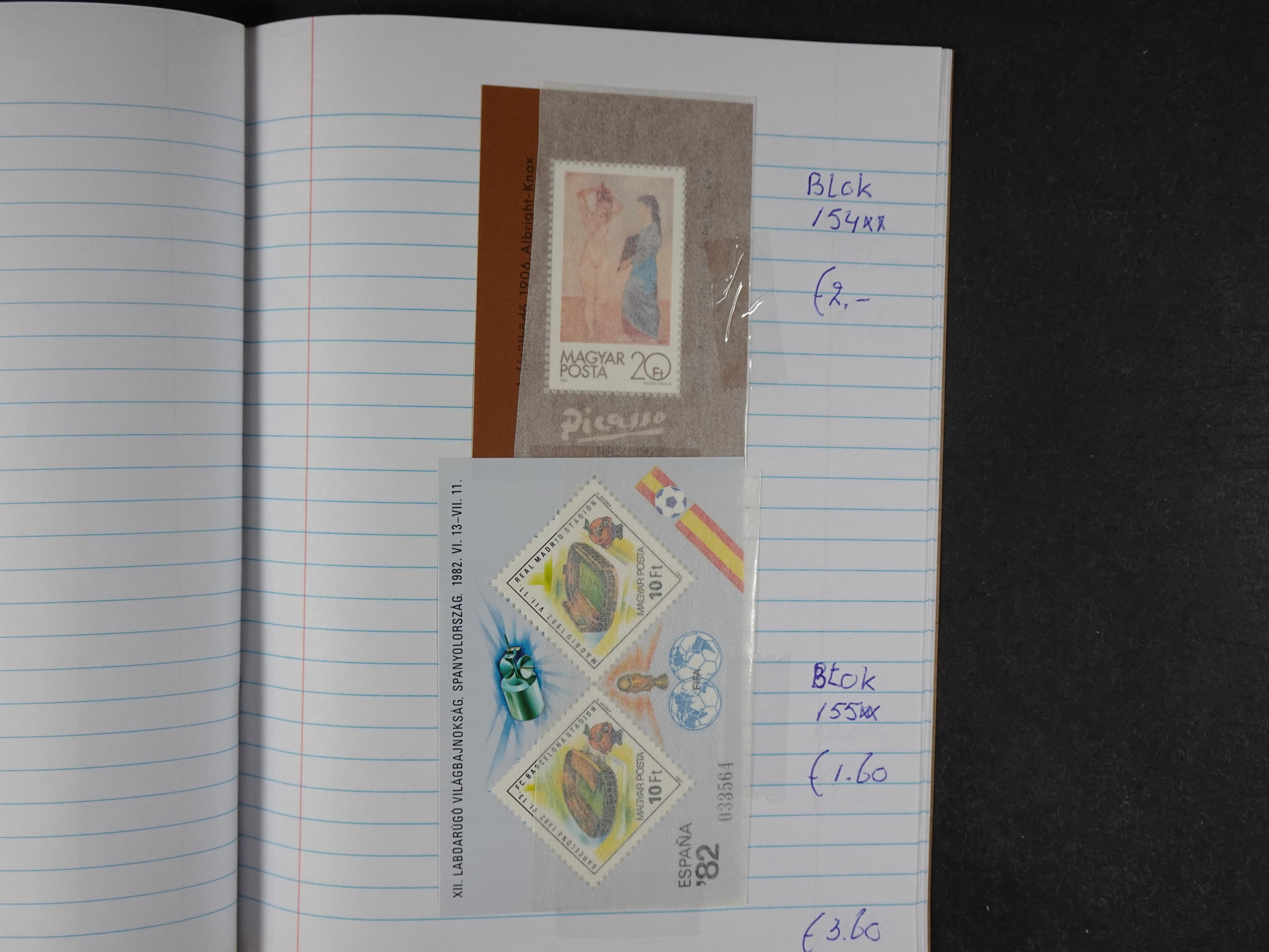 Mooie partij gelopen Rondzendboekjes.
Veel postfris.
Enorme restwaarde 18