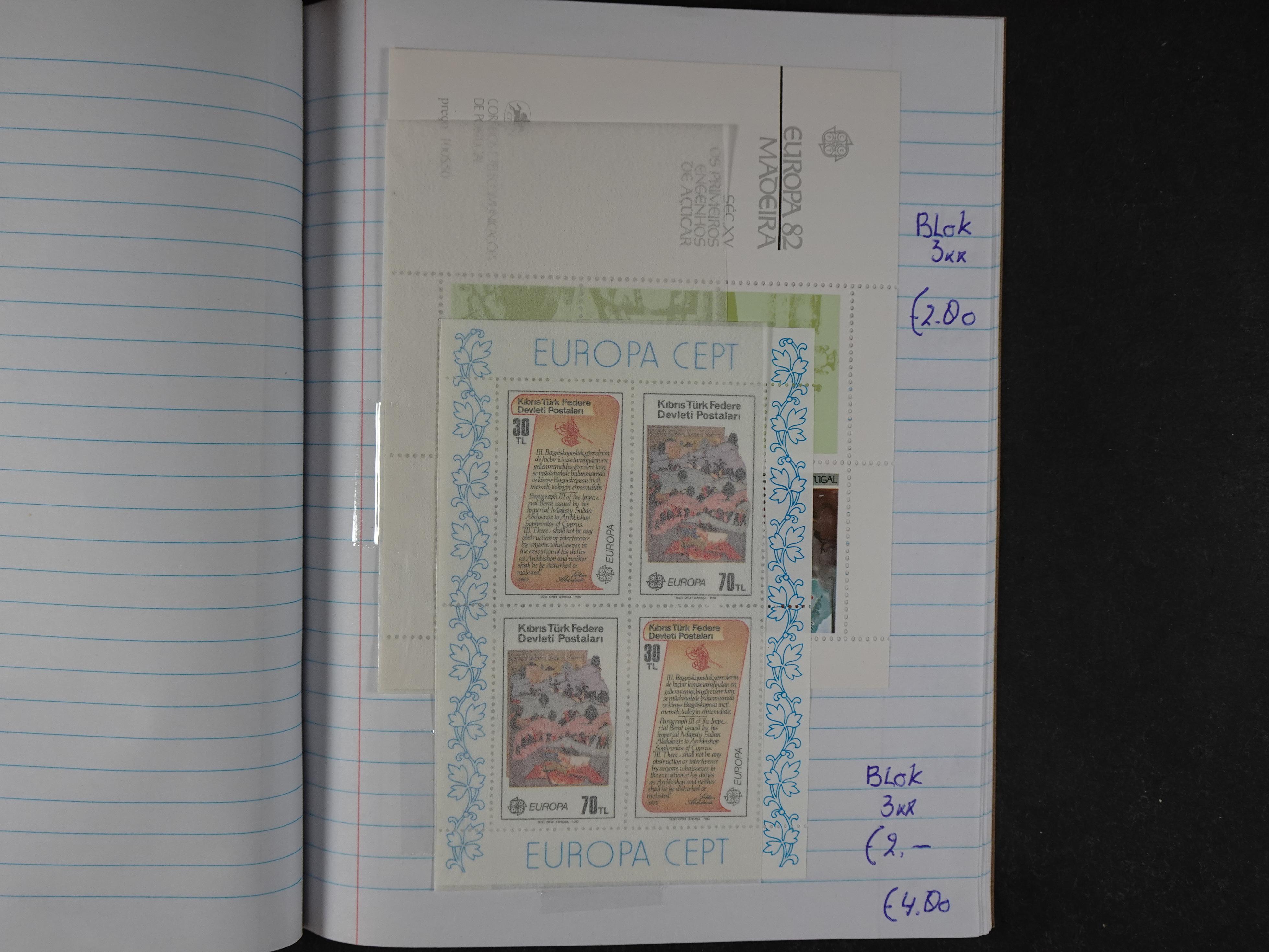 Mooie partij gelopen Rondzendboekjes.
Veel postfris.
Enorme restwaarde 143