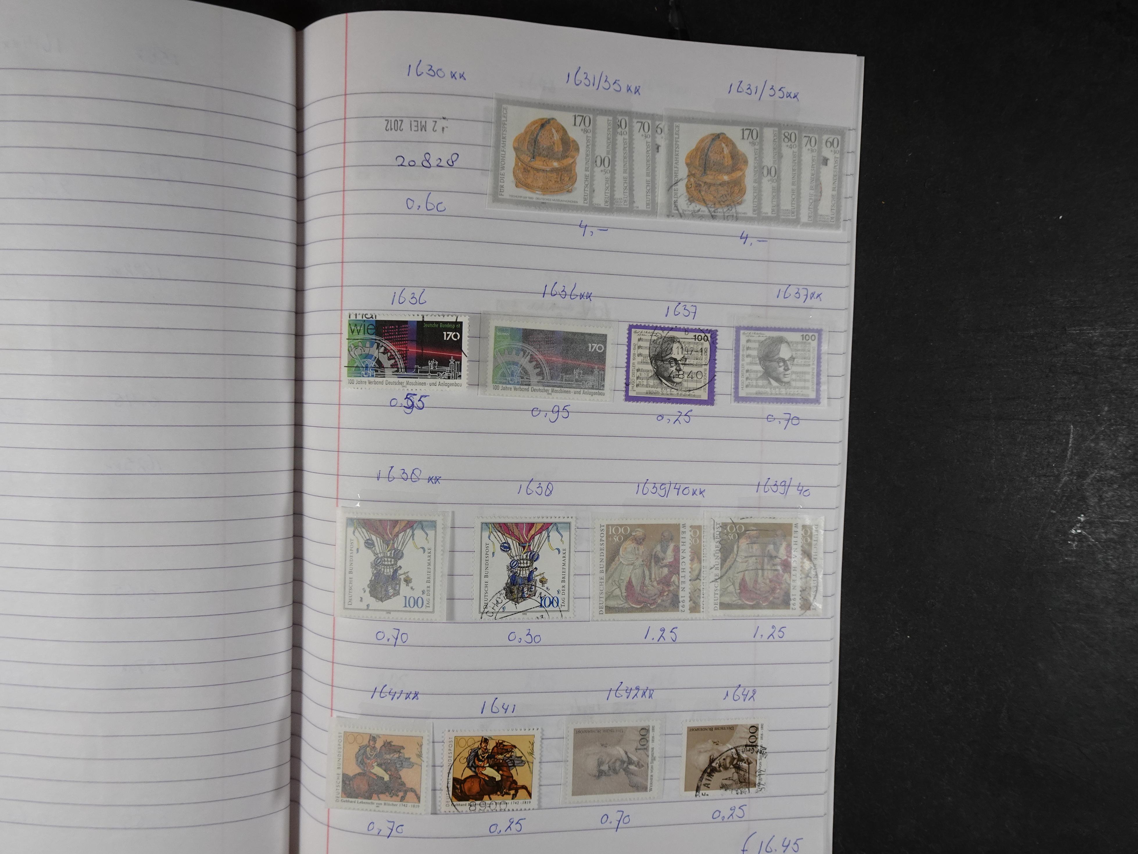 Mooie partij gelopen Rondzendboekjes.
Veel postfris.
Enorme restwaarde 458