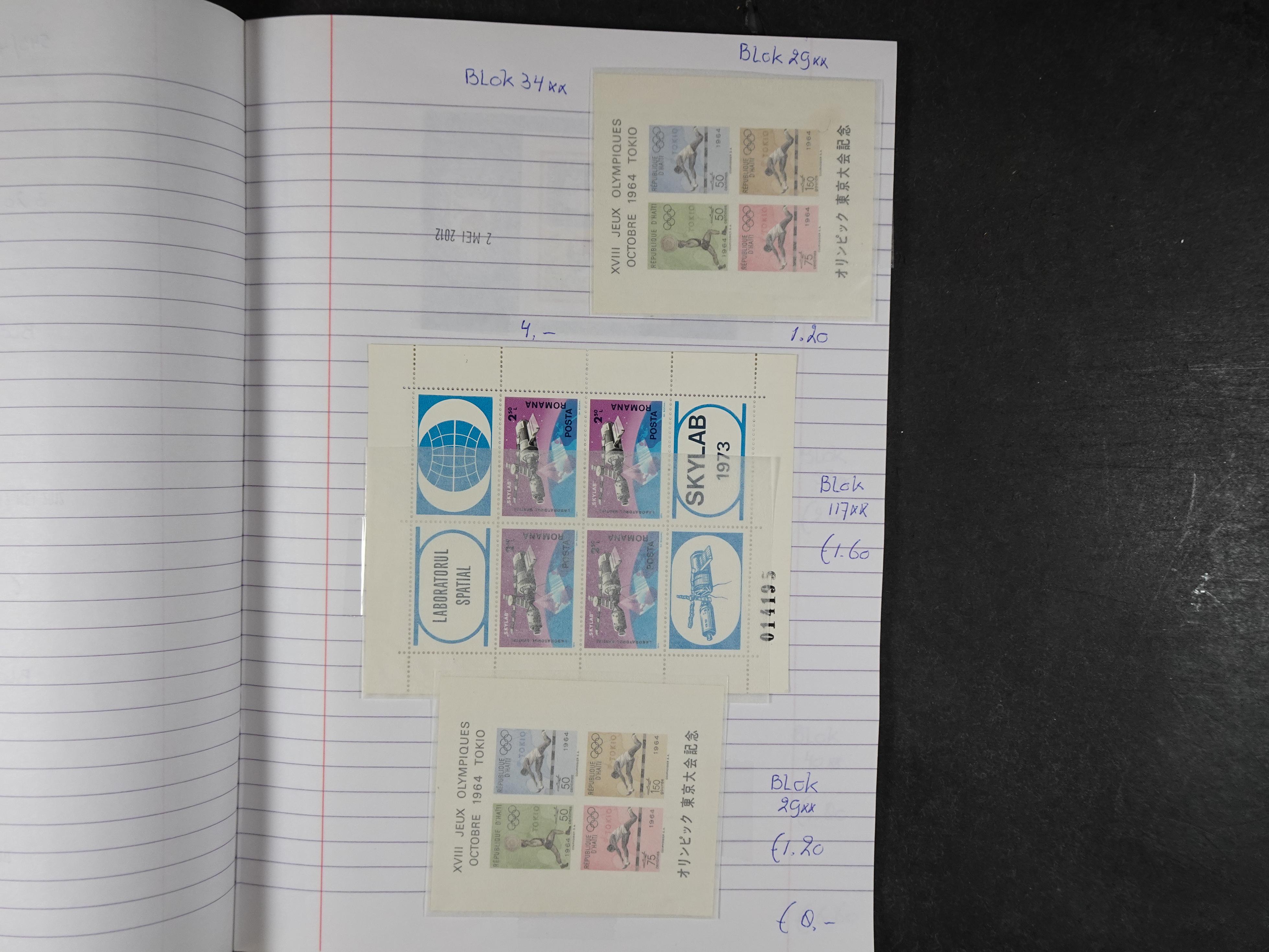 Mooie partij gelopen Rondzendboekjes.
Veel postfris.
Enorme restwaarde 555