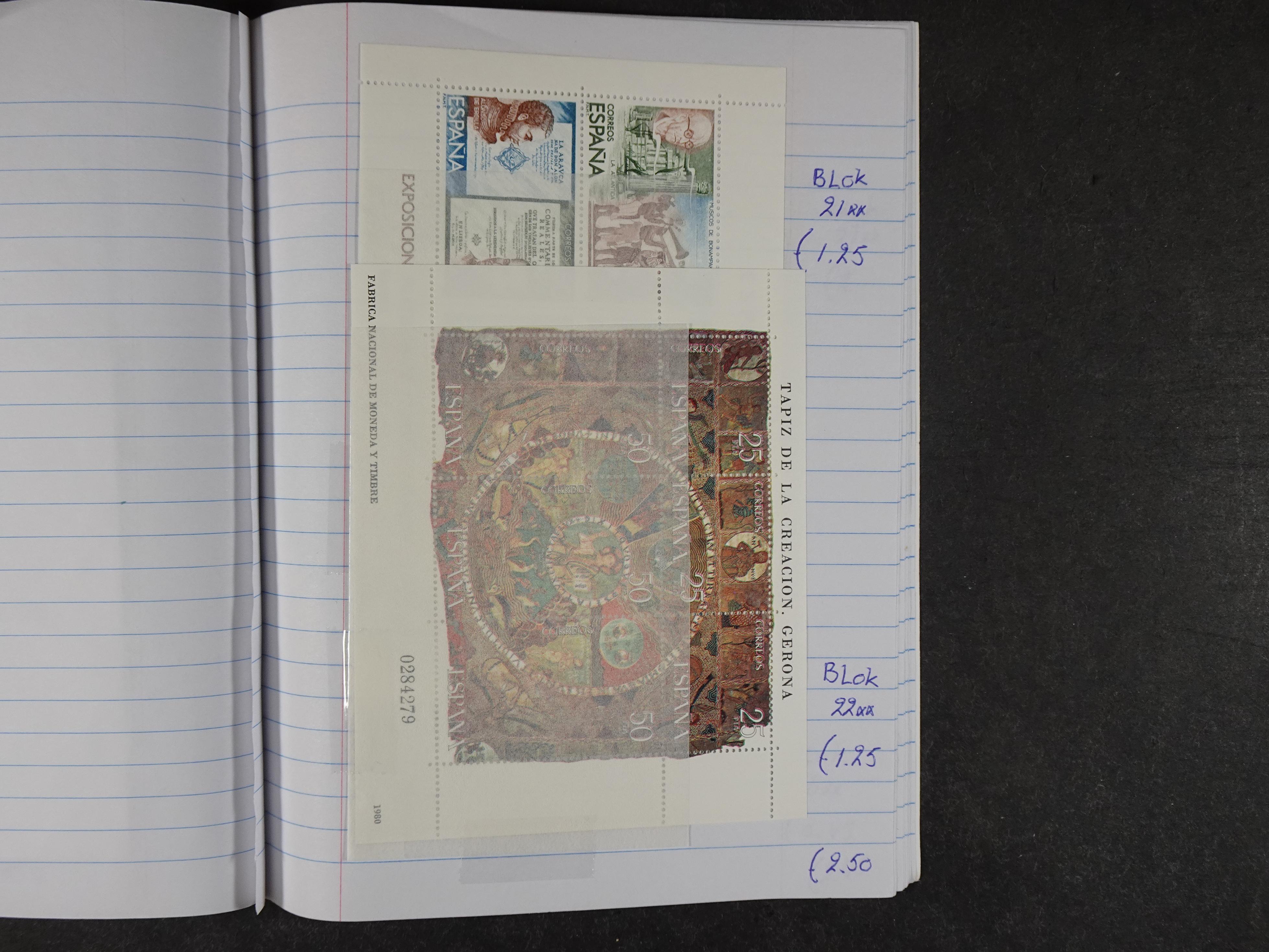 Mooie partij gelopen Rondzendboekjes.
Veel postfris.
Enorme restwaarde 957