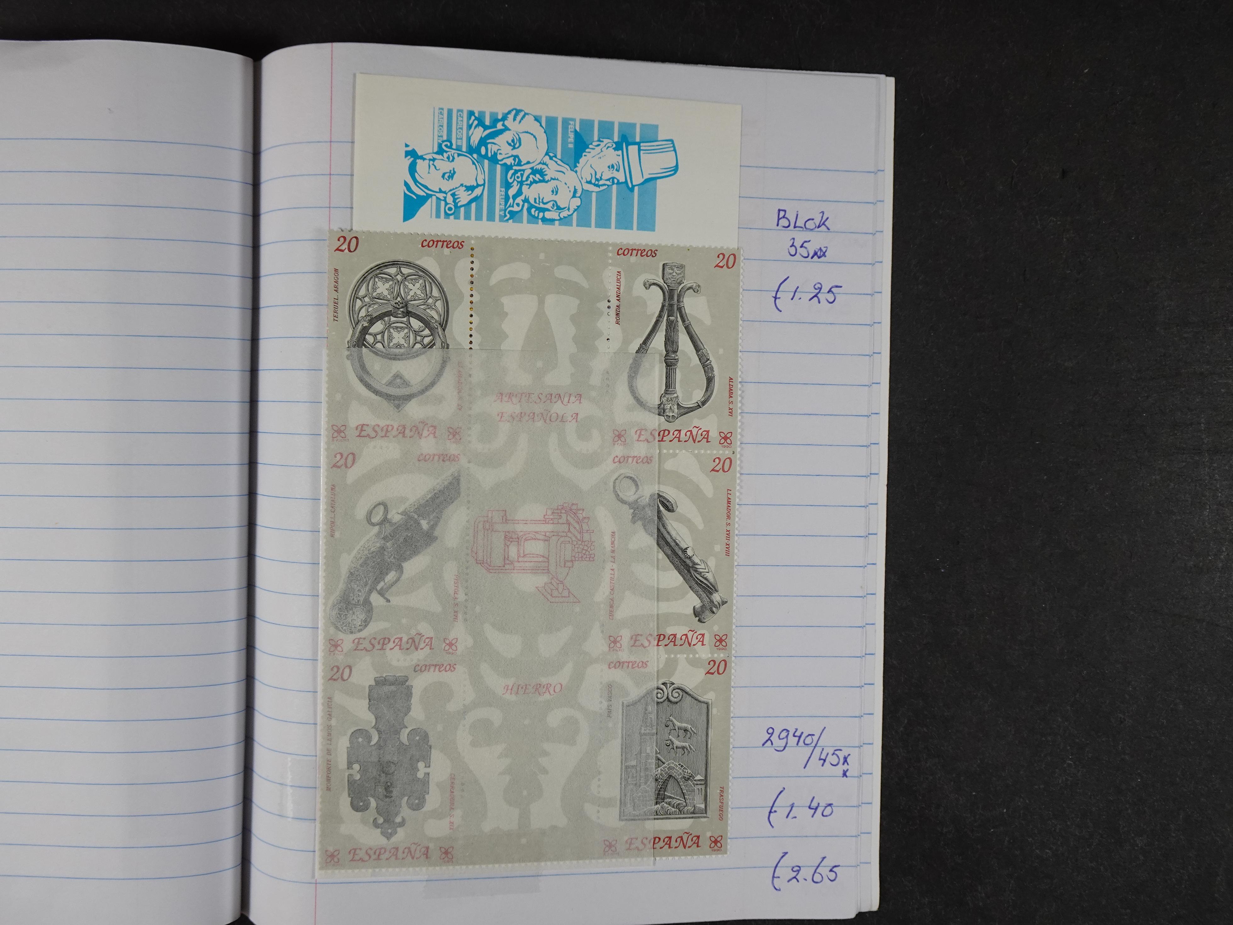 Mooie partij gelopen Rondzendboekjes.
Veel postfris.
Enorme restwaarde 962