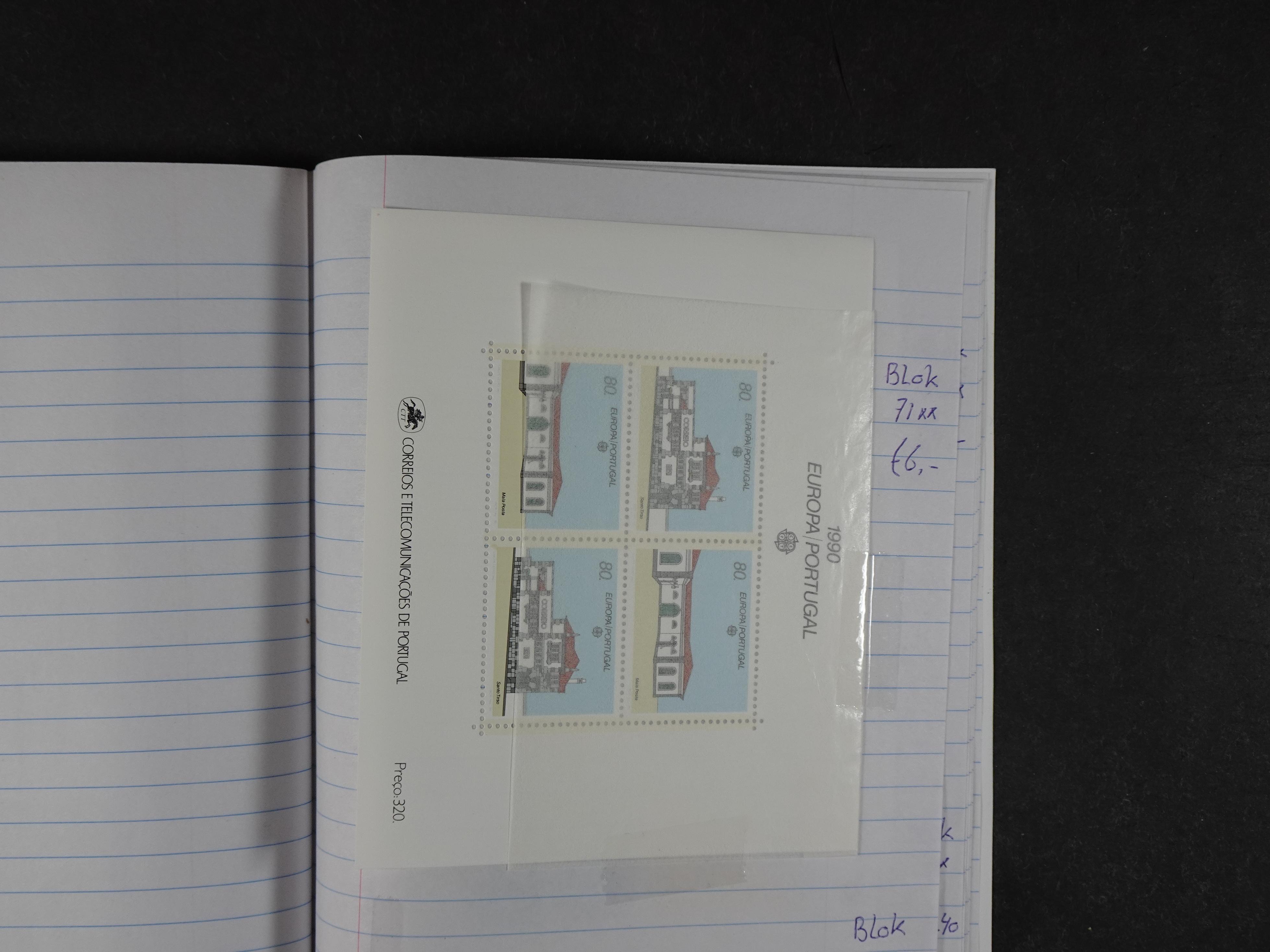 Mooie partij gelopen Rondzendboekjes.
Veel postfris.
Enorme restwaarde 1026