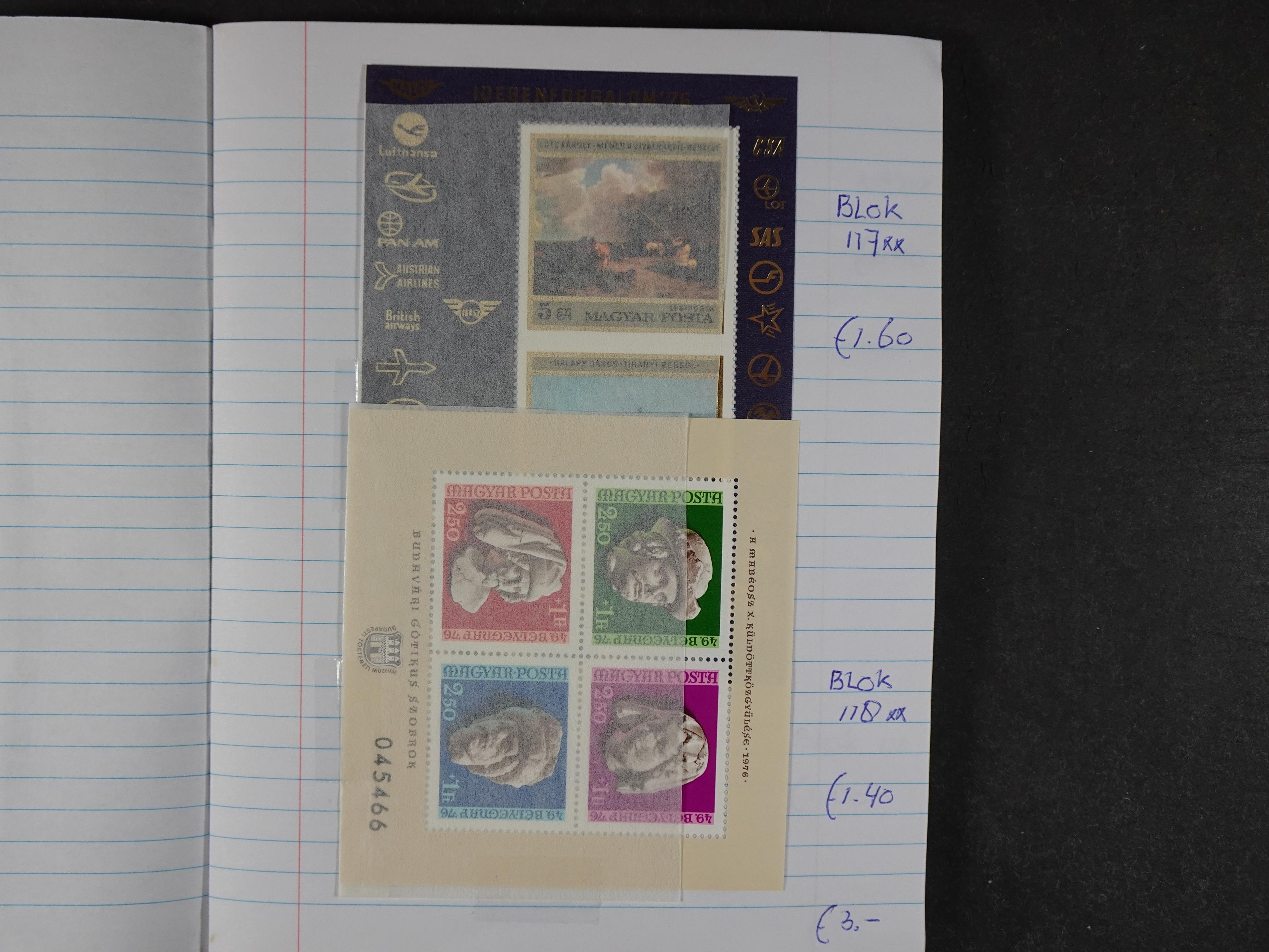 Mooie partij gelopen Rondzendboekjes.
Veel postfris.
Enorme restwaarde 1033