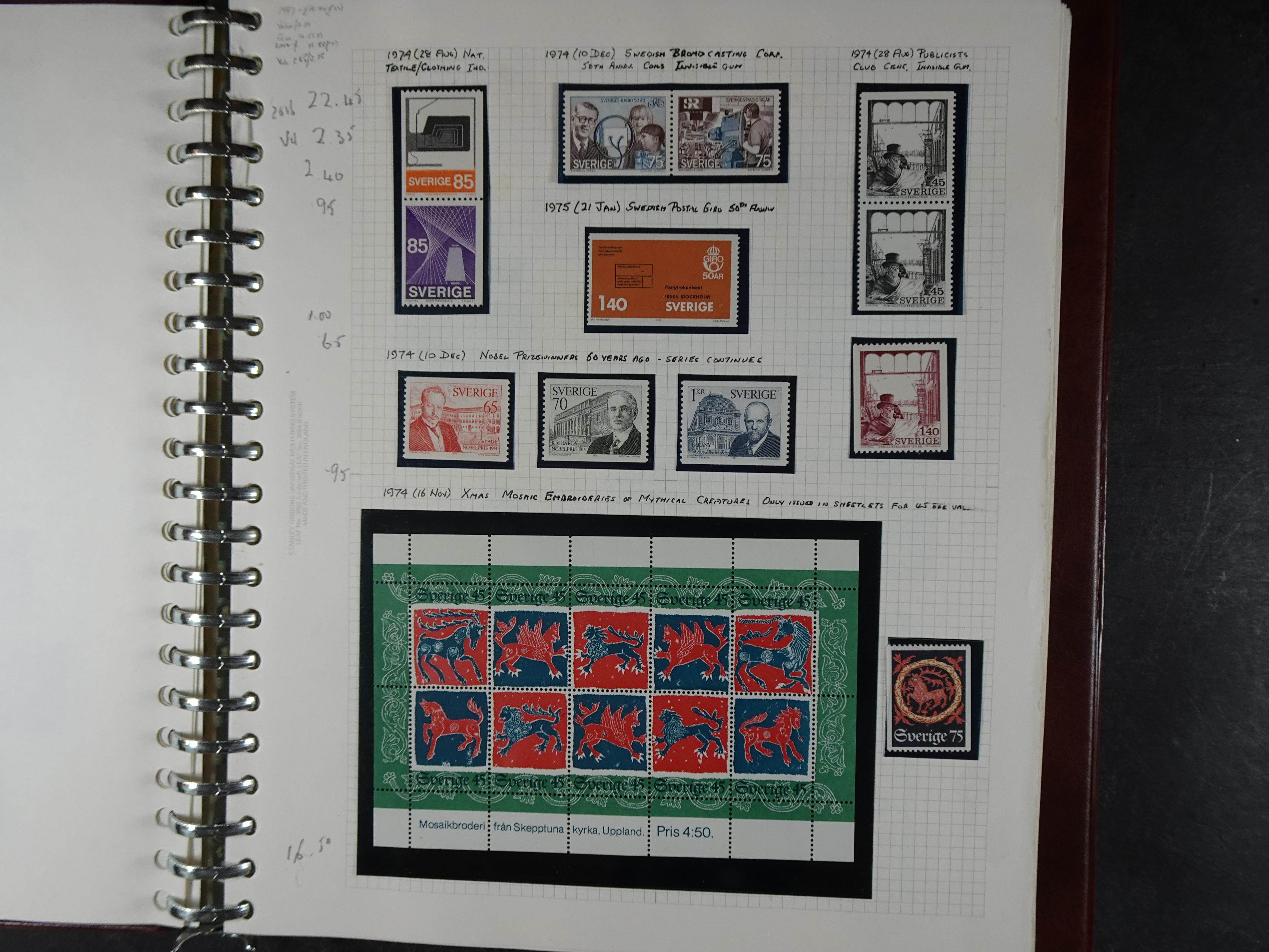 verzameling 1972-1991 op blauwe albumblaadjes. Bevat ook boekjes.
 11