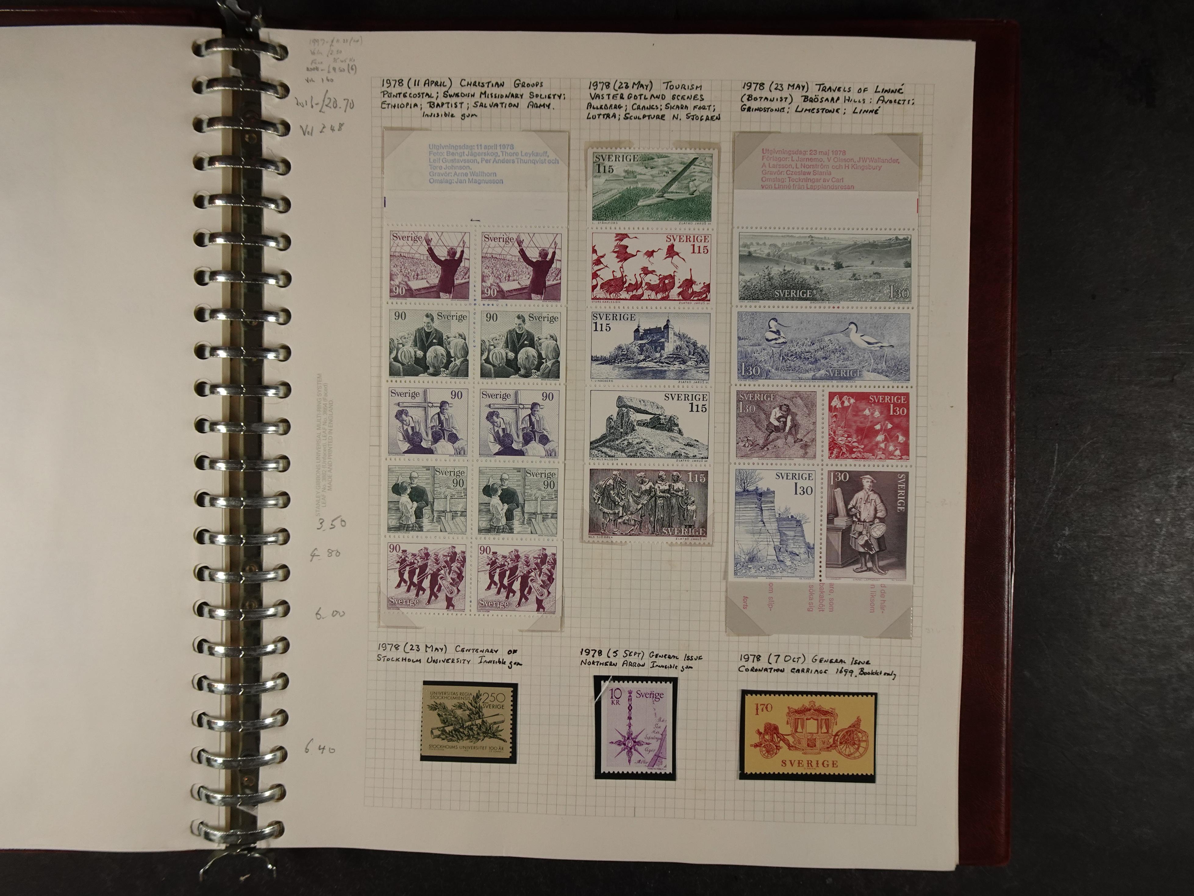 verzameling 1972-1991 op blauwe albumblaadjes. Bevat ook boekjes.
 25