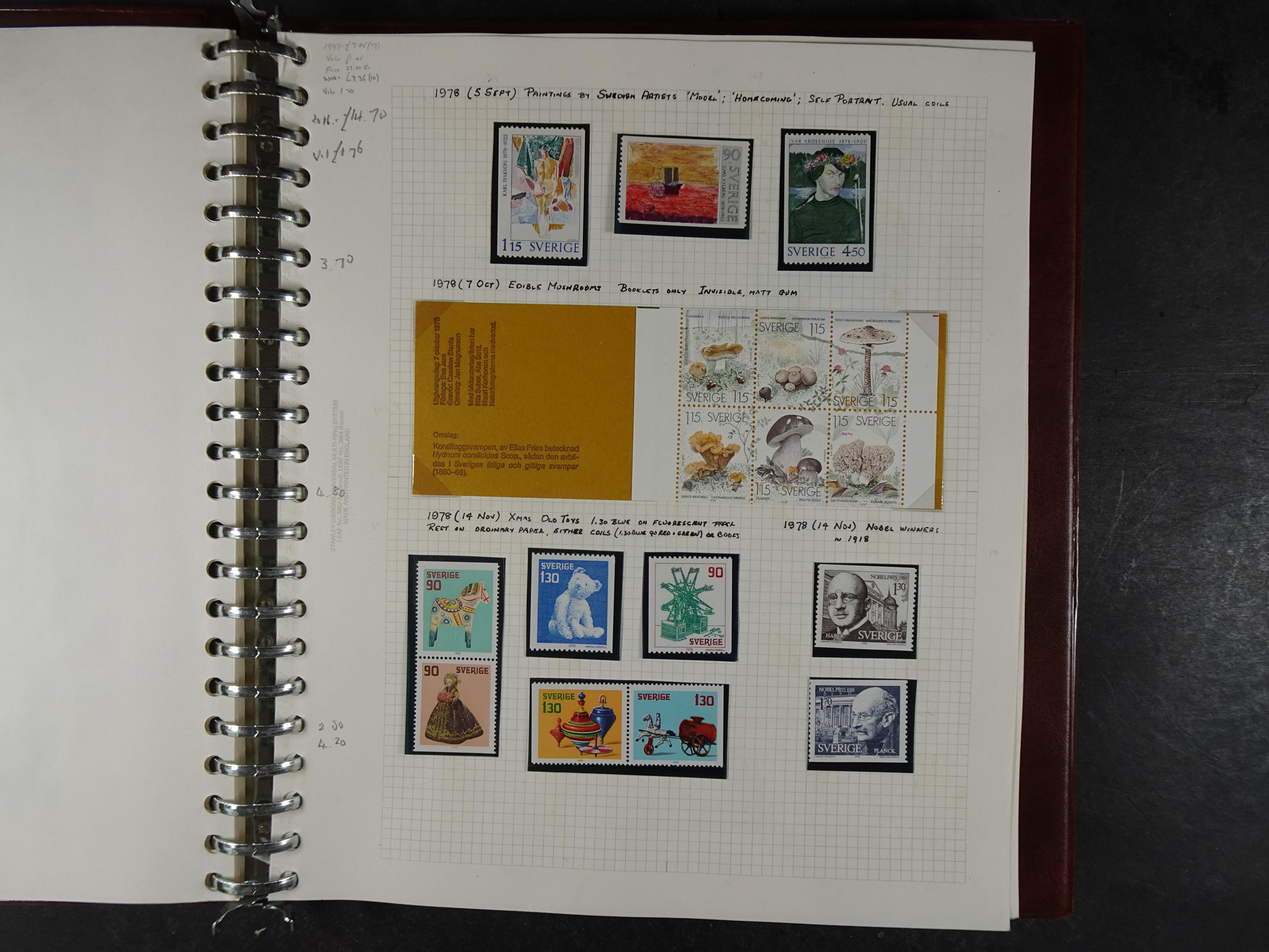 verzameling 1972-1991 op blauwe albumblaadjes. Bevat ook boekjes.
 26