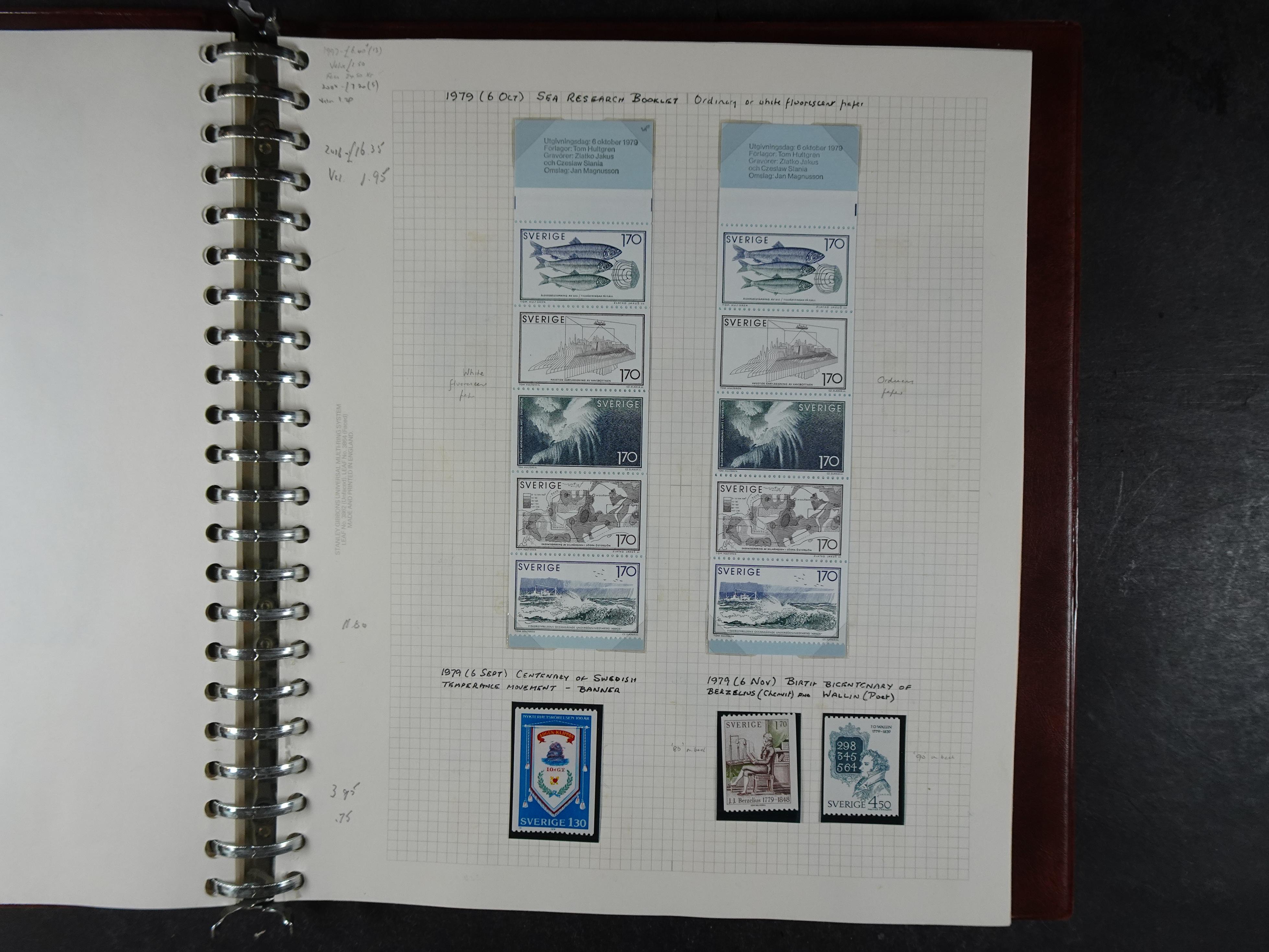 verzameling 1972-1991 op blauwe albumblaadjes. Bevat ook boekjes.
 29