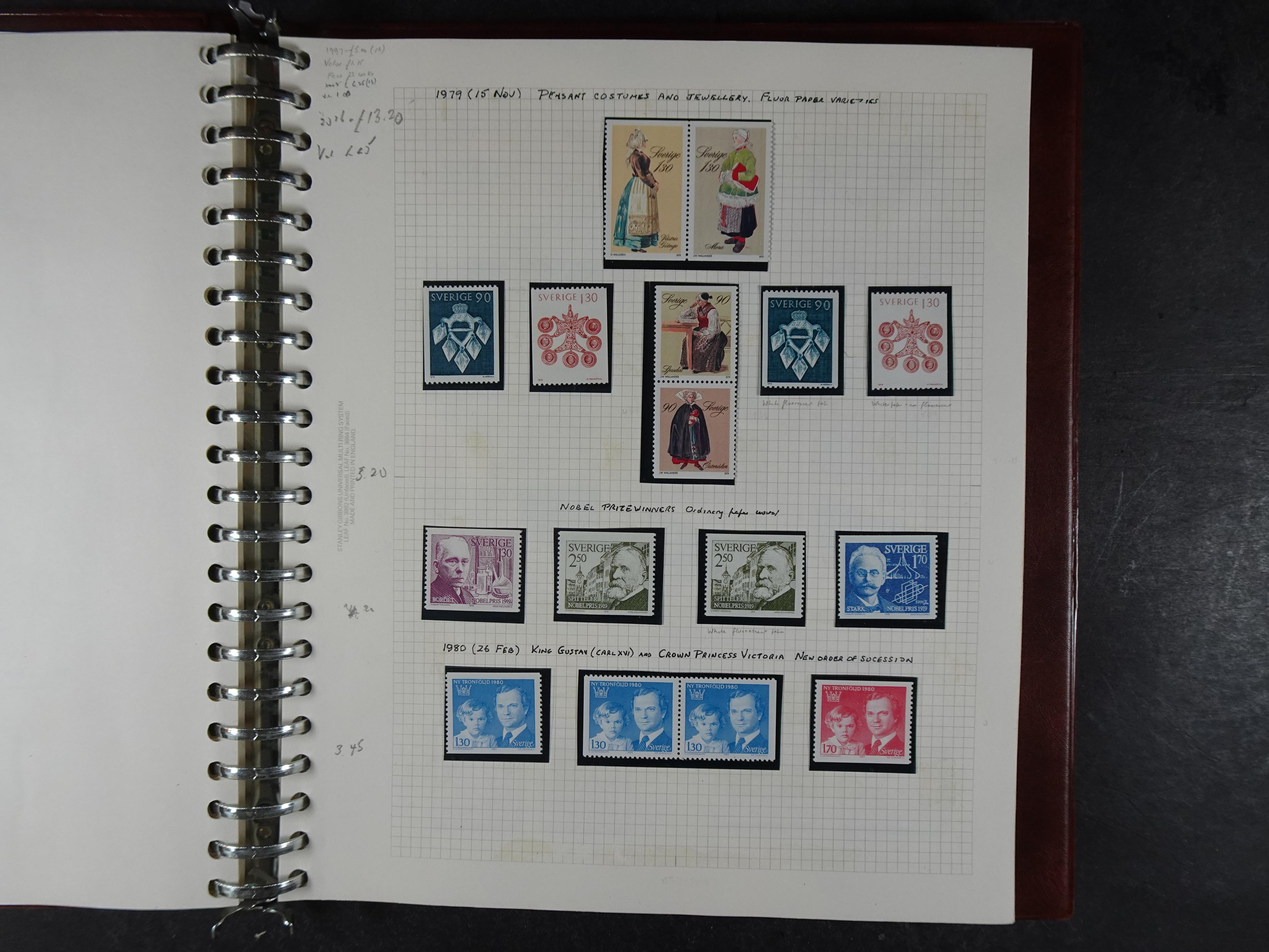 verzameling 1972-1991 op blauwe albumblaadjes. Bevat ook boekjes.
 30