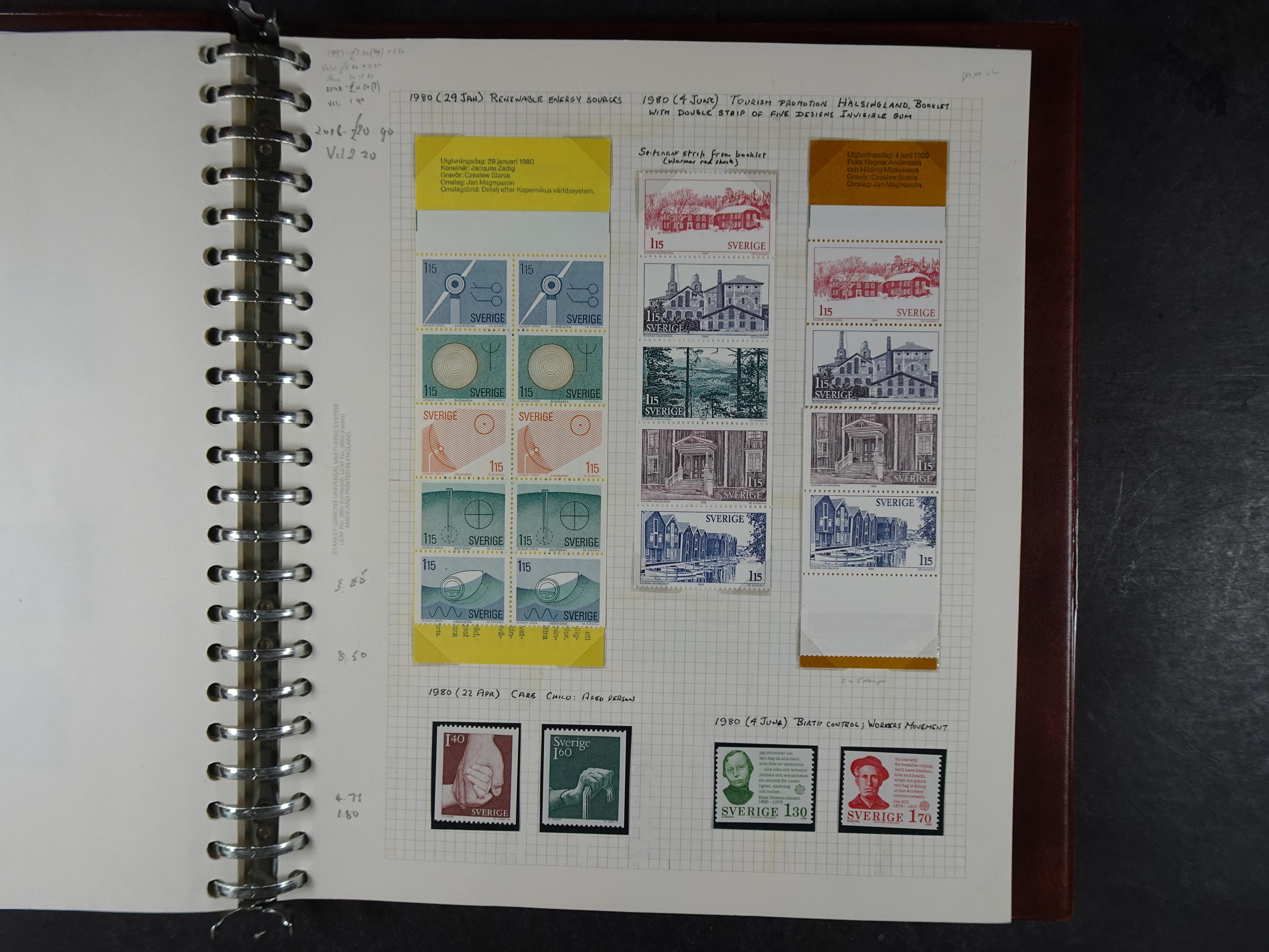 verzameling 1972-1991 op blauwe albumblaadjes. Bevat ook boekjes.
 31