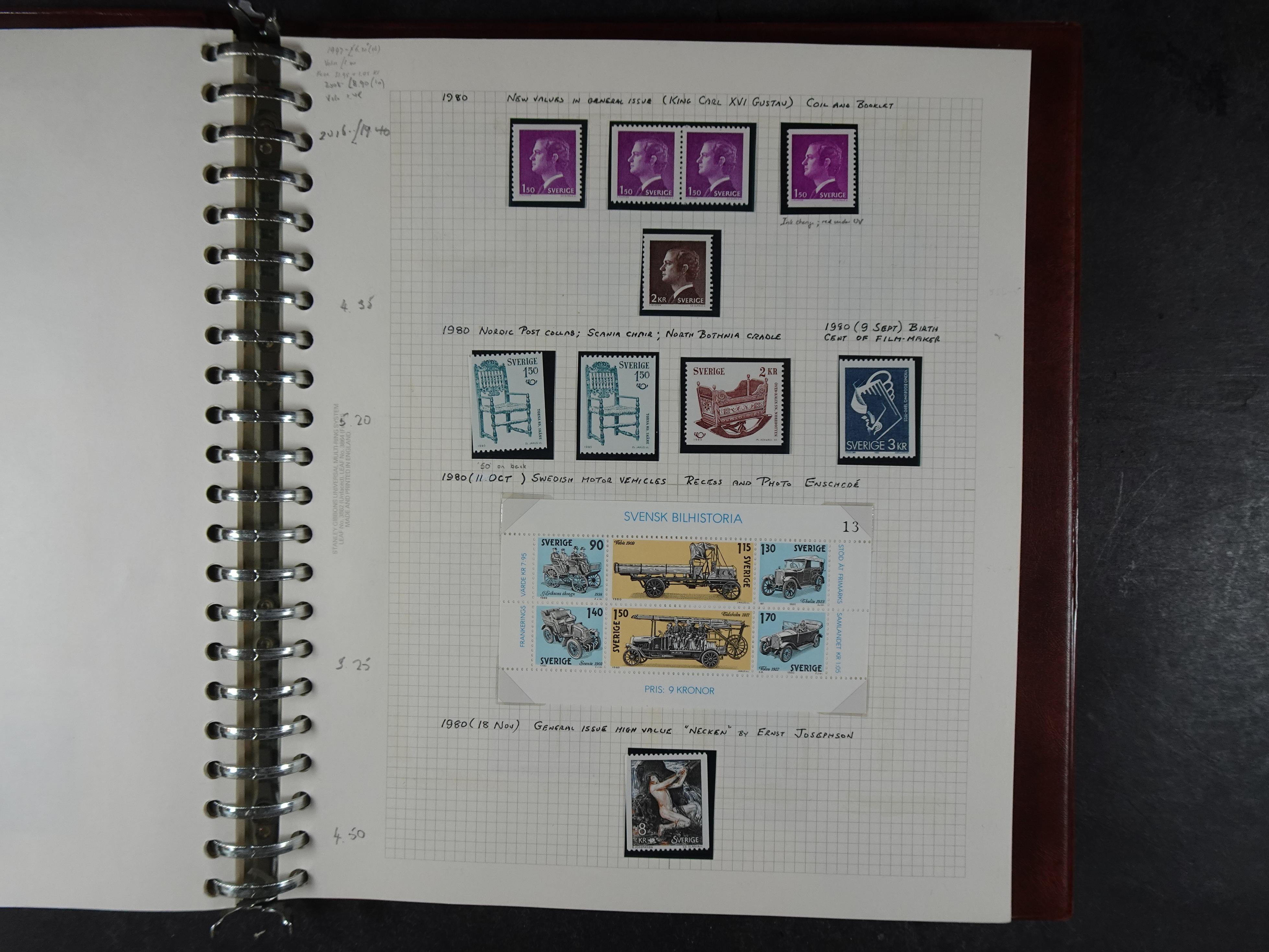 verzameling 1972-1991 op blauwe albumblaadjes. Bevat ook boekjes.
 32