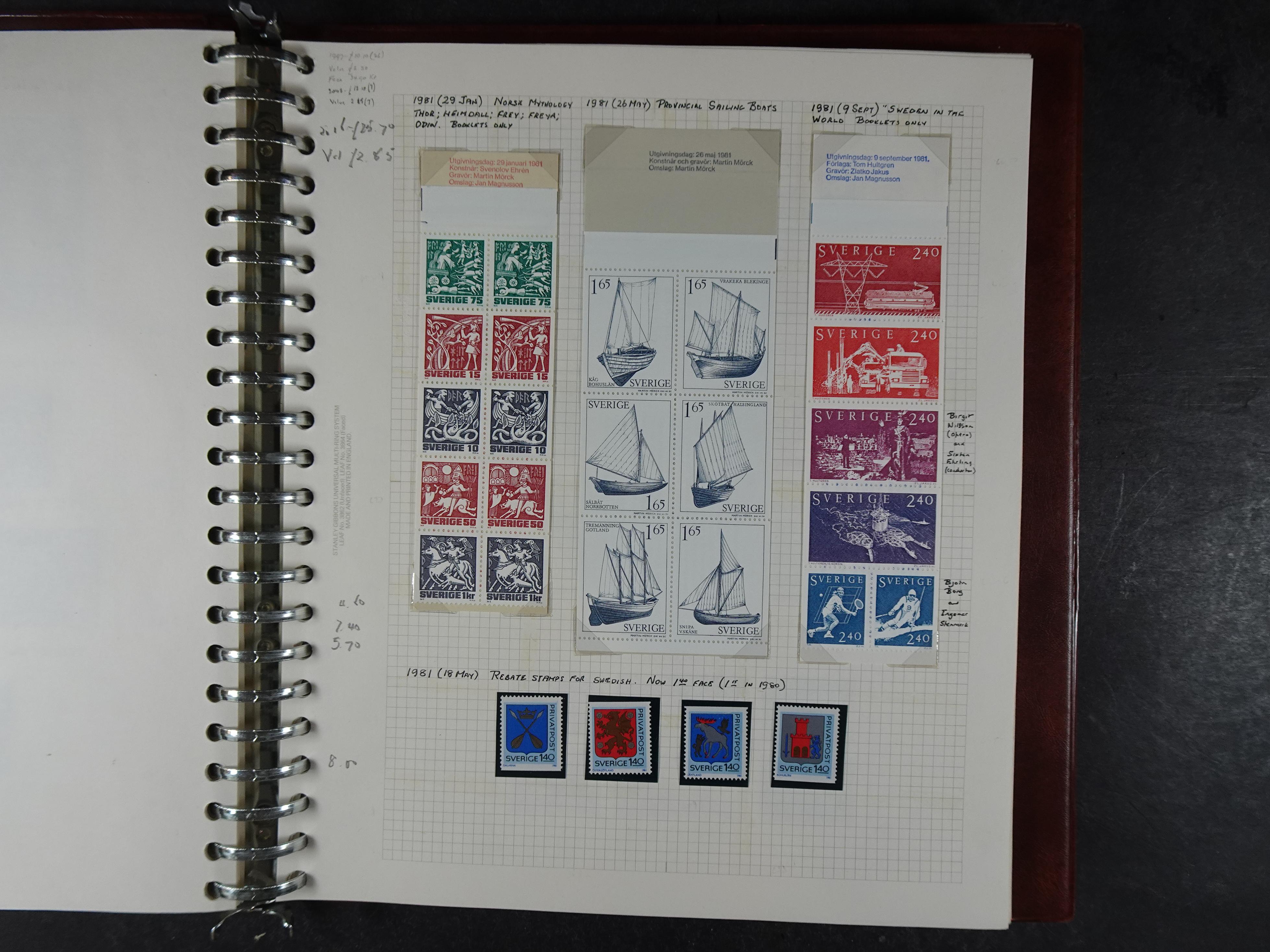 verzameling 1972-1991 op blauwe albumblaadjes. Bevat ook boekjes.
 34