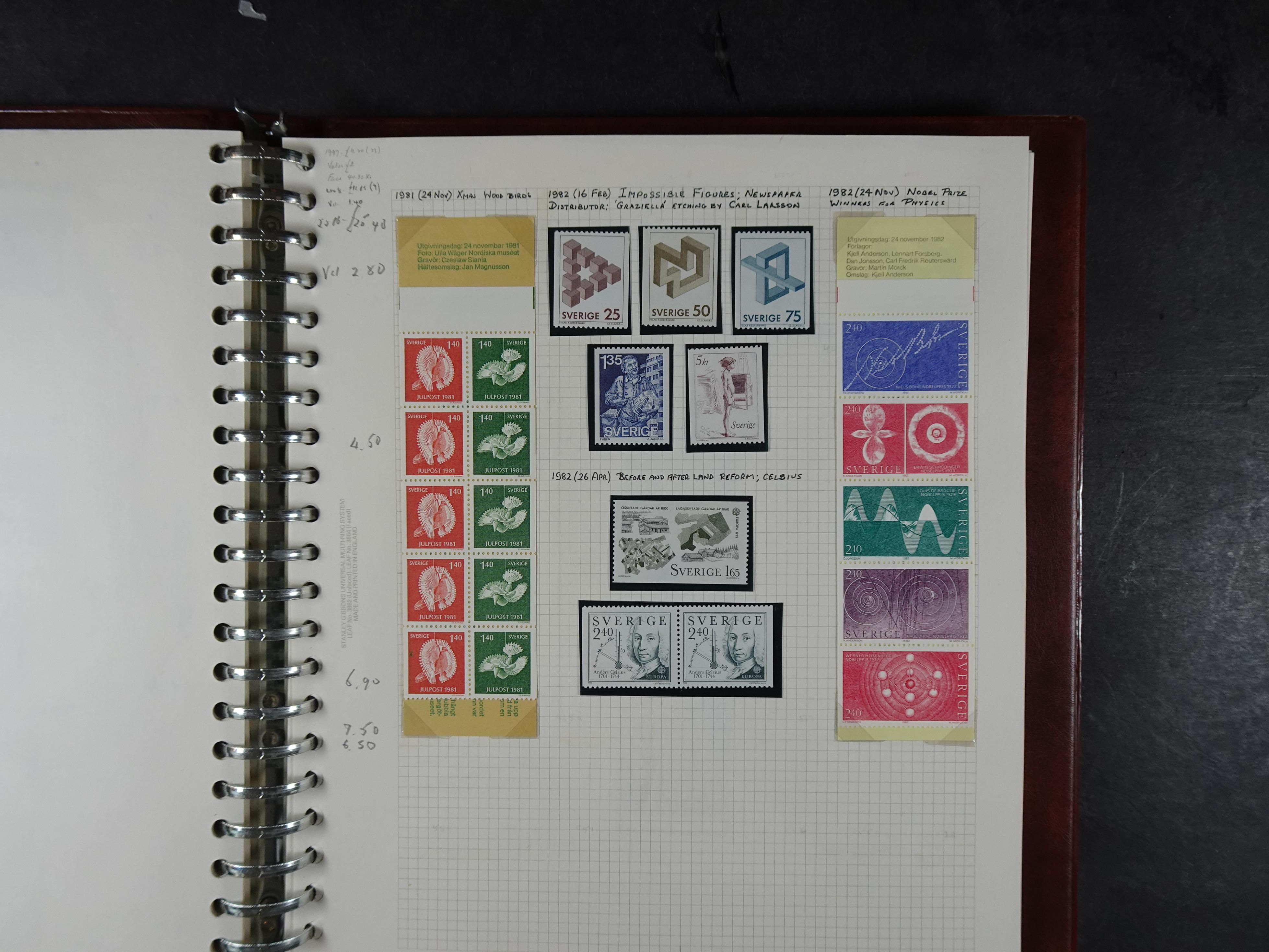 verzameling 1972-1991 op blauwe albumblaadjes. Bevat ook boekjes.
 36