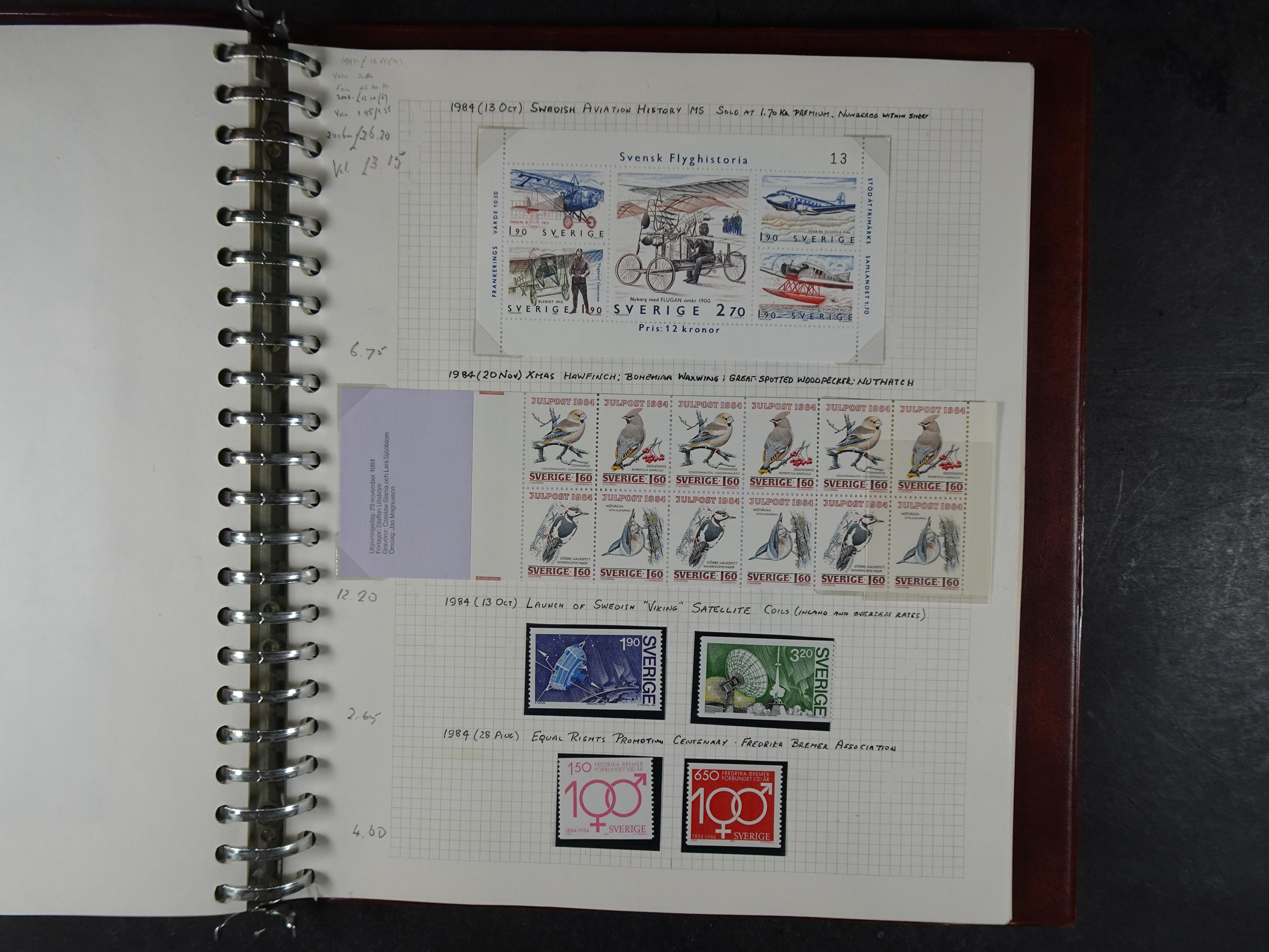 verzameling 1972-1991 op blauwe albumblaadjes. Bevat ook boekjes.
 43