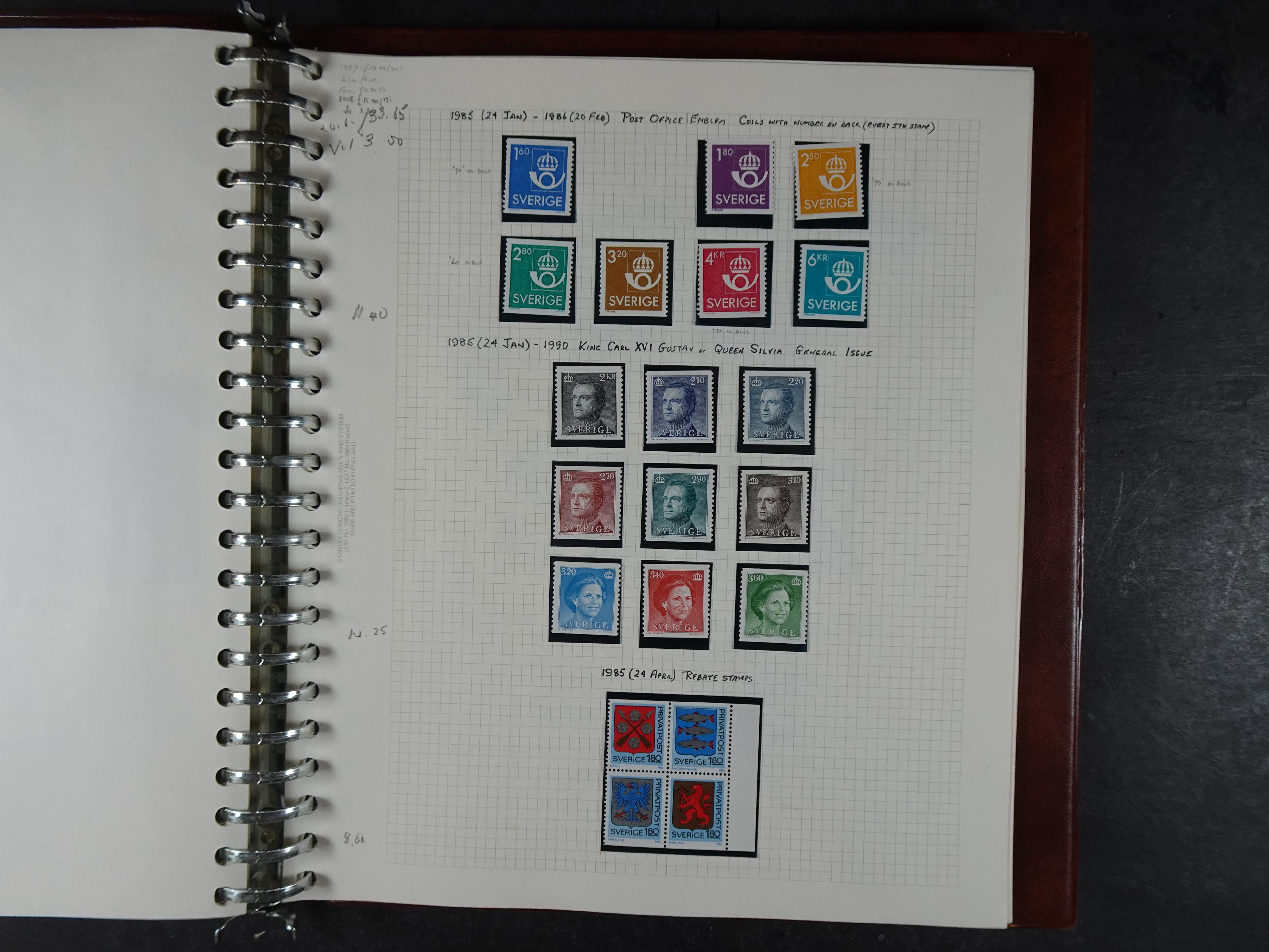 verzameling 1972-1991 op blauwe albumblaadjes. Bevat ook boekjes.
 44