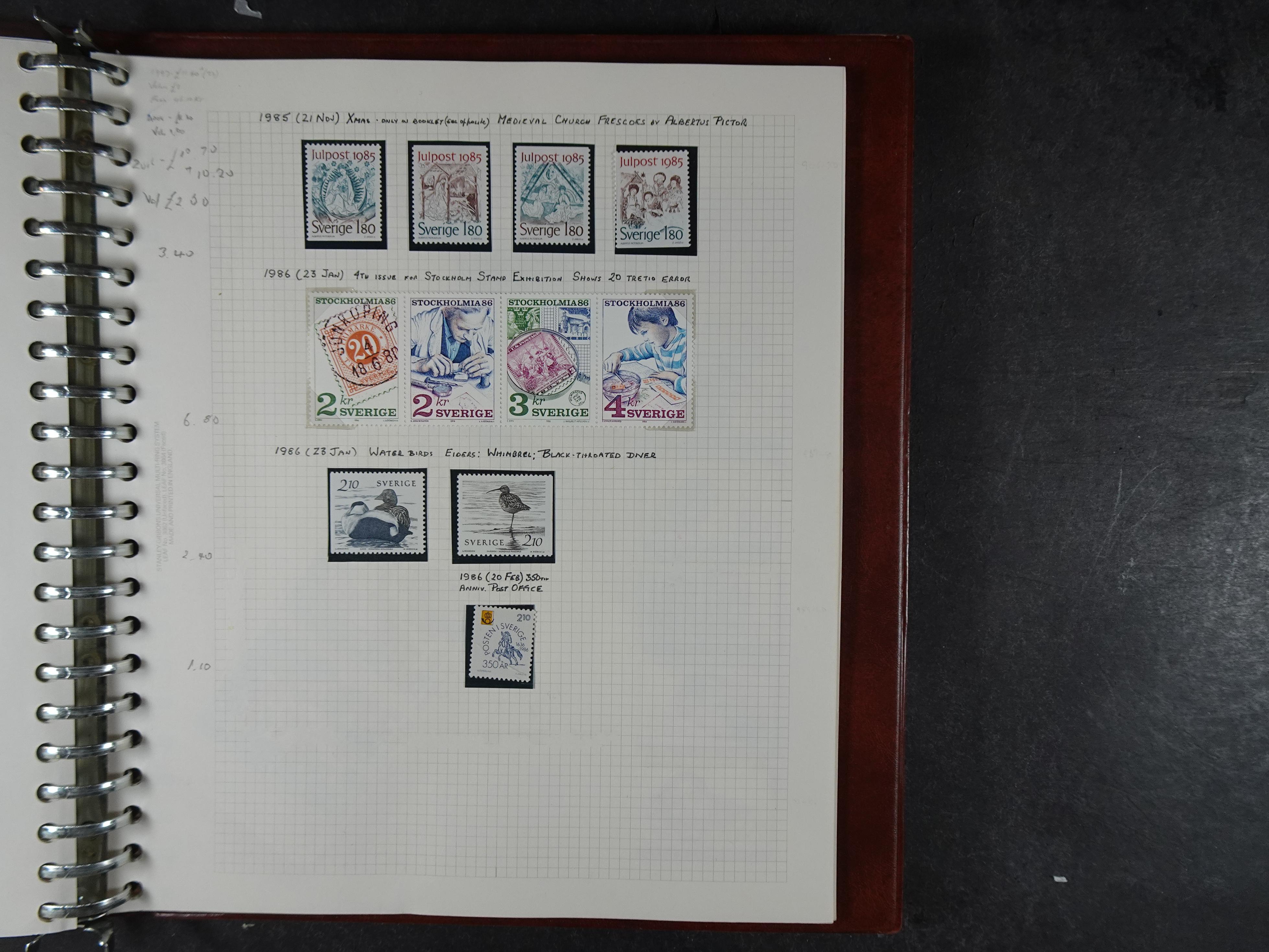 verzameling 1972-1991 op blauwe albumblaadjes. Bevat ook boekjes.
 48