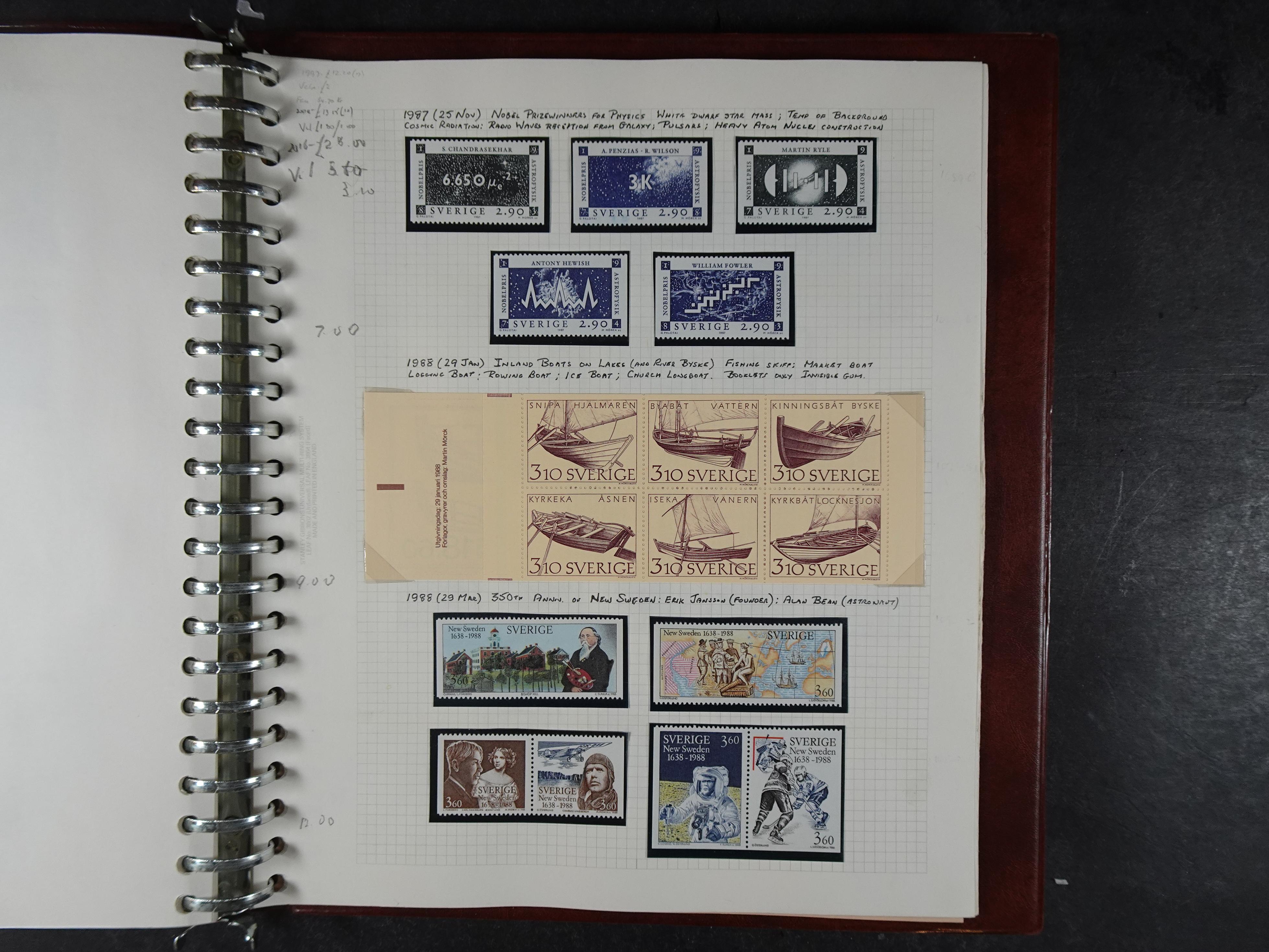 verzameling 1972-1991 op blauwe albumblaadjes. Bevat ook boekjes.
 52