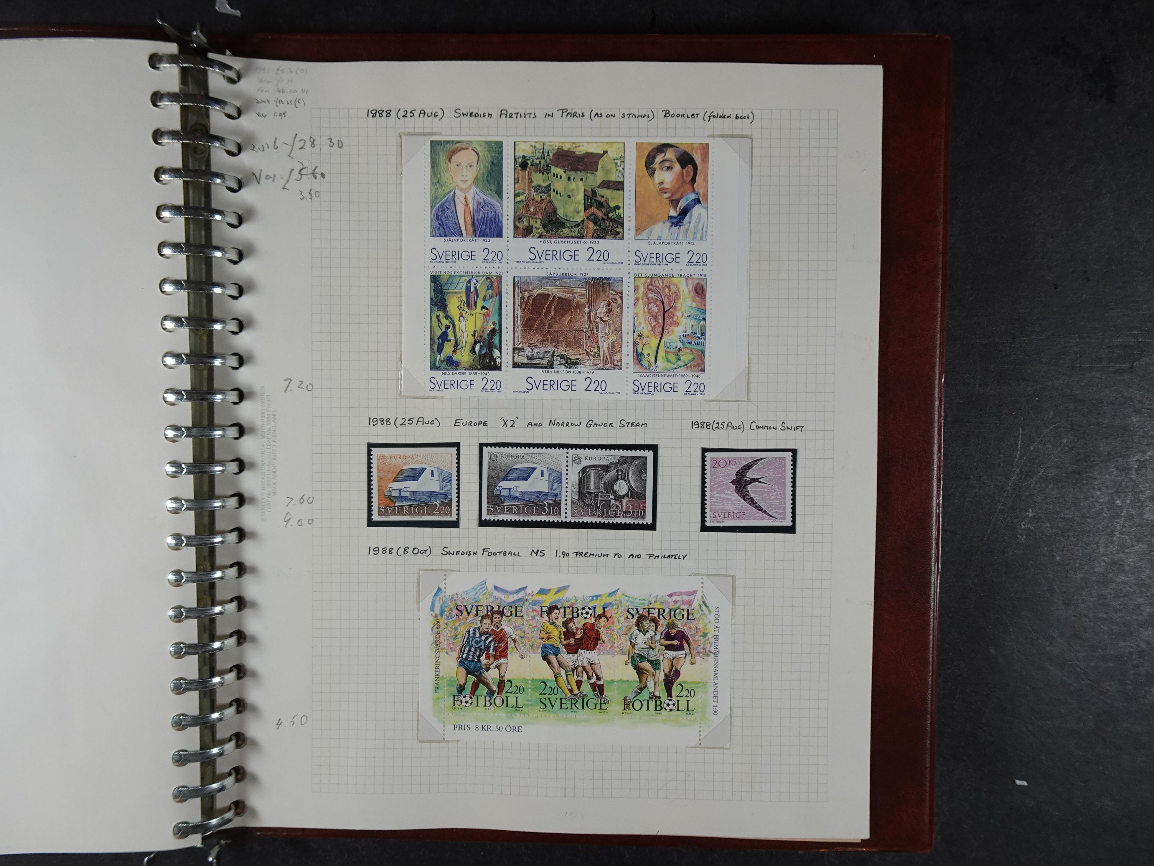 verzameling 1972-1991 op blauwe albumblaadjes. Bevat ook boekjes.
 55