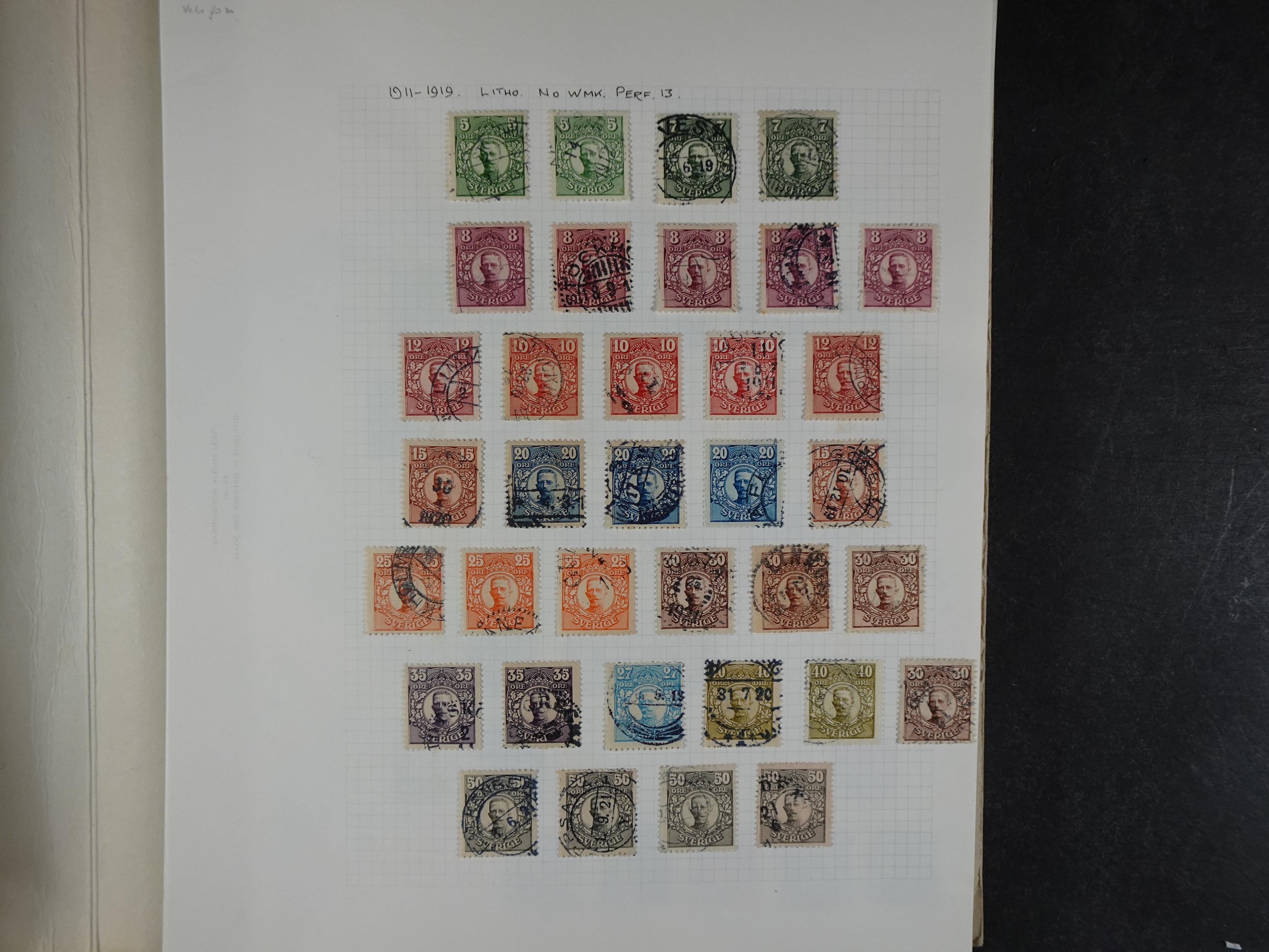 Verzameling met leuk klassiek op blanco albumblaadjes in 2 klembanden. 15