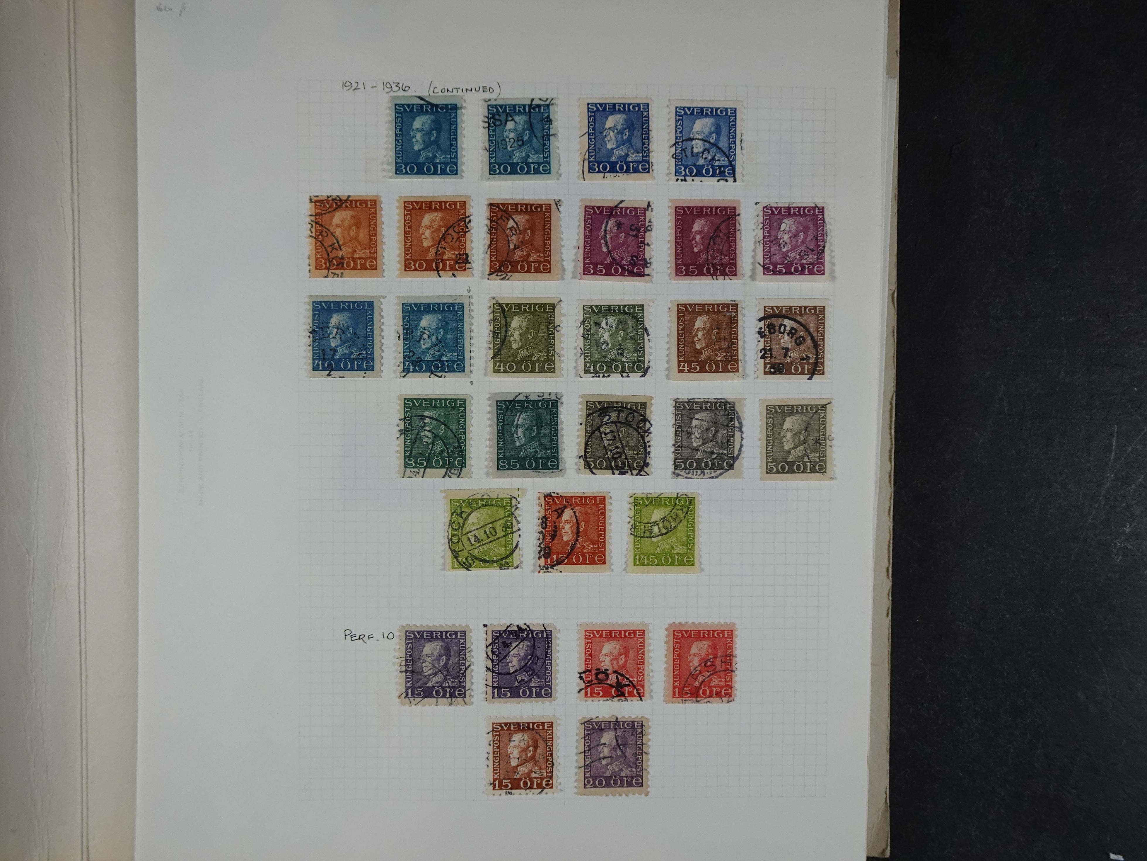 Verzameling met leuk klassiek op blanco albumblaadjes in 2 klembanden. 28