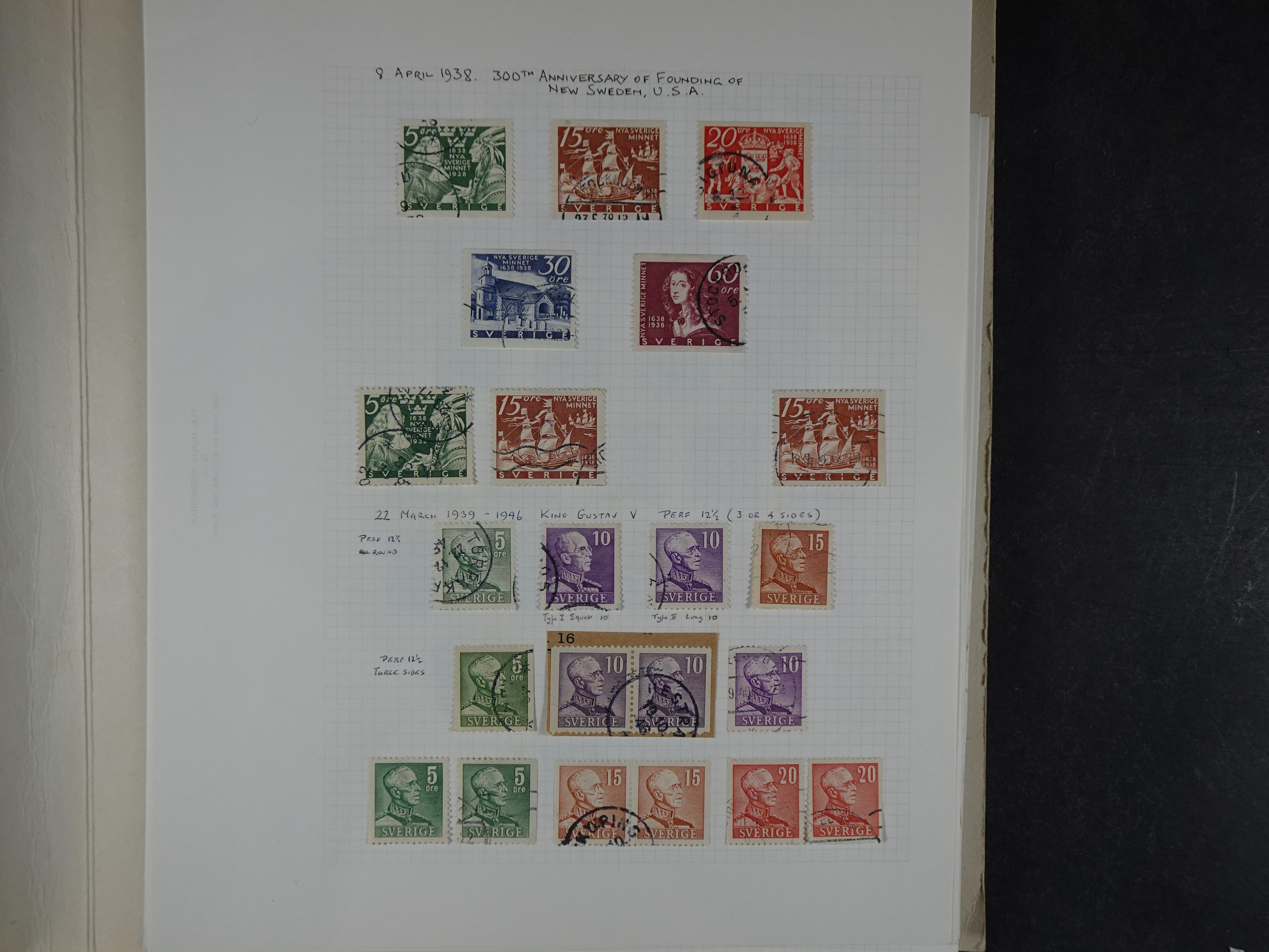 Verzameling met leuk klassiek op blanco albumblaadjes in 2 klembanden. 36