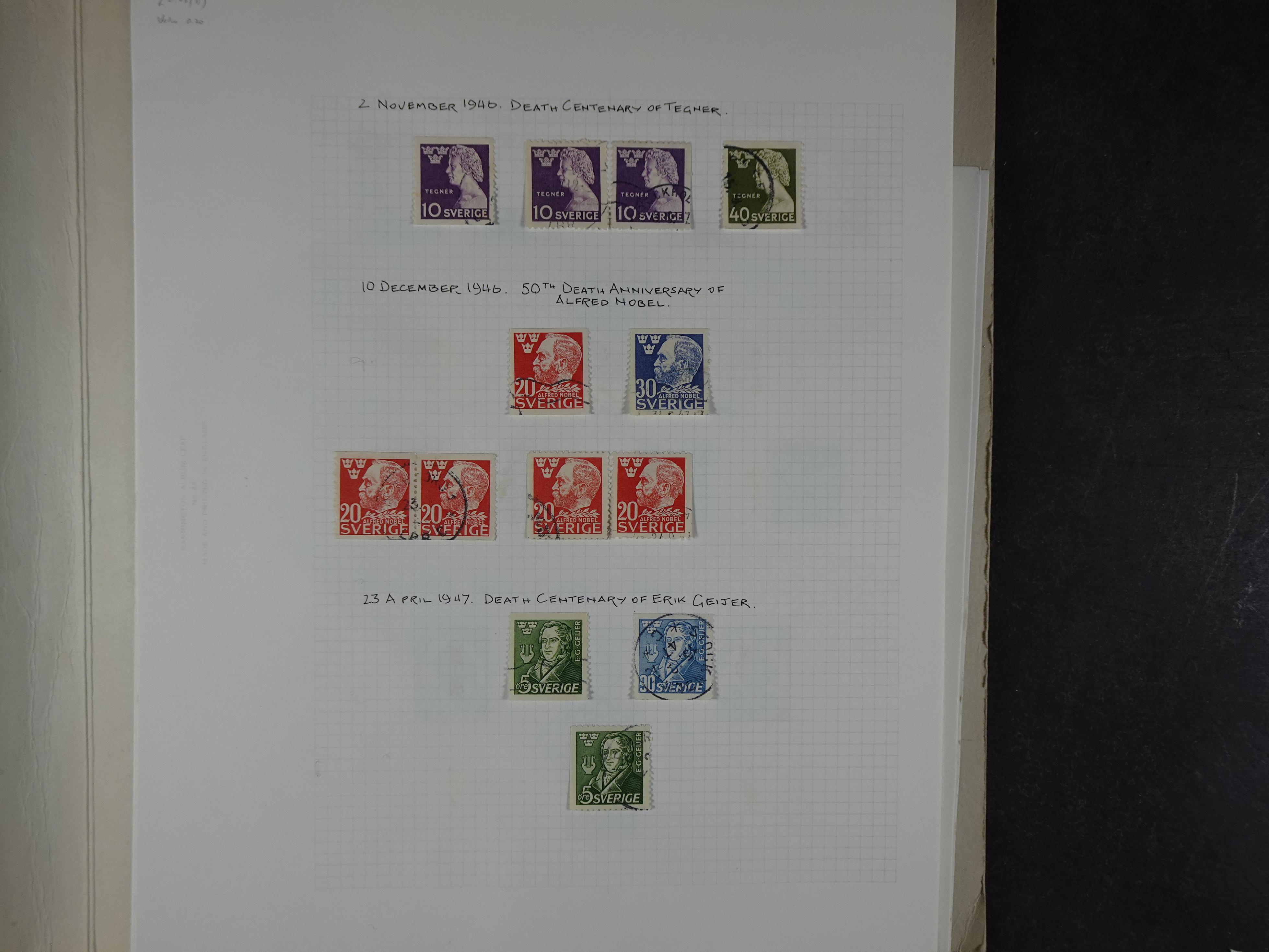 Verzameling met leuk klassiek op blanco albumblaadjes in 2 klembanden. 47