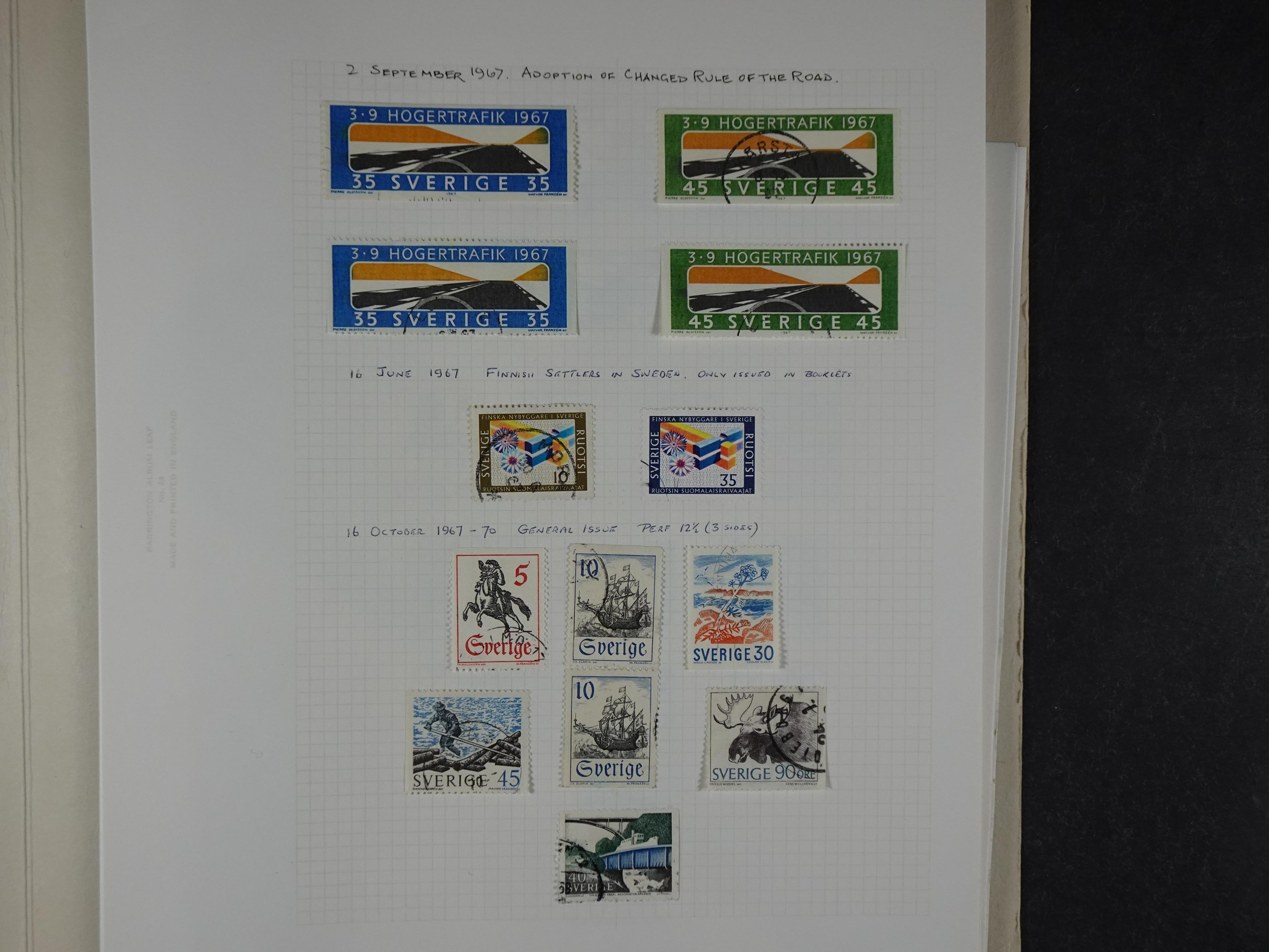 Verzameling met leuk klassiek op blanco albumblaadjes in 2 klembanden. 81