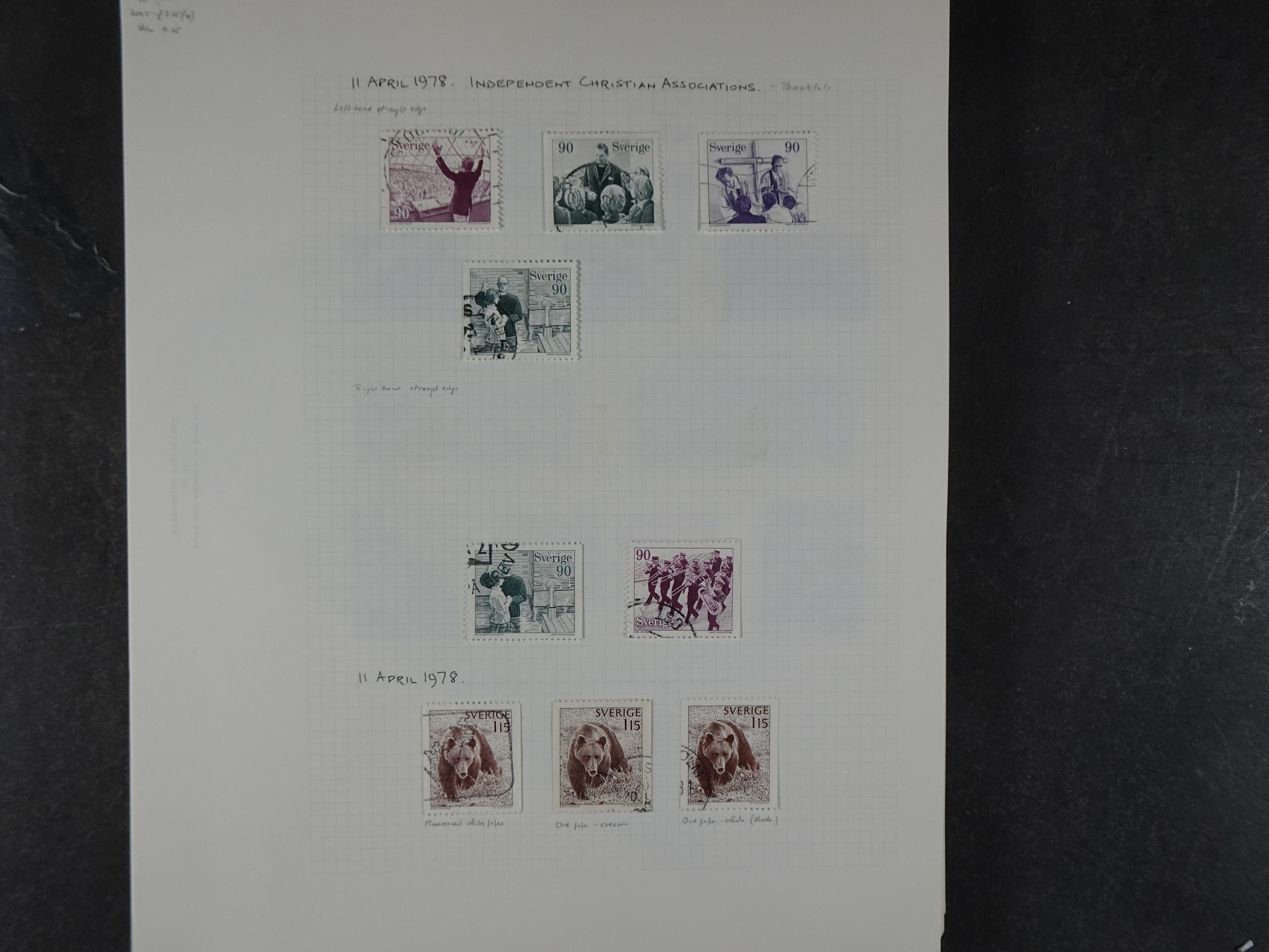 Verzameling met leuk klassiek op blanco albumblaadjes in 2 klembanden. 135