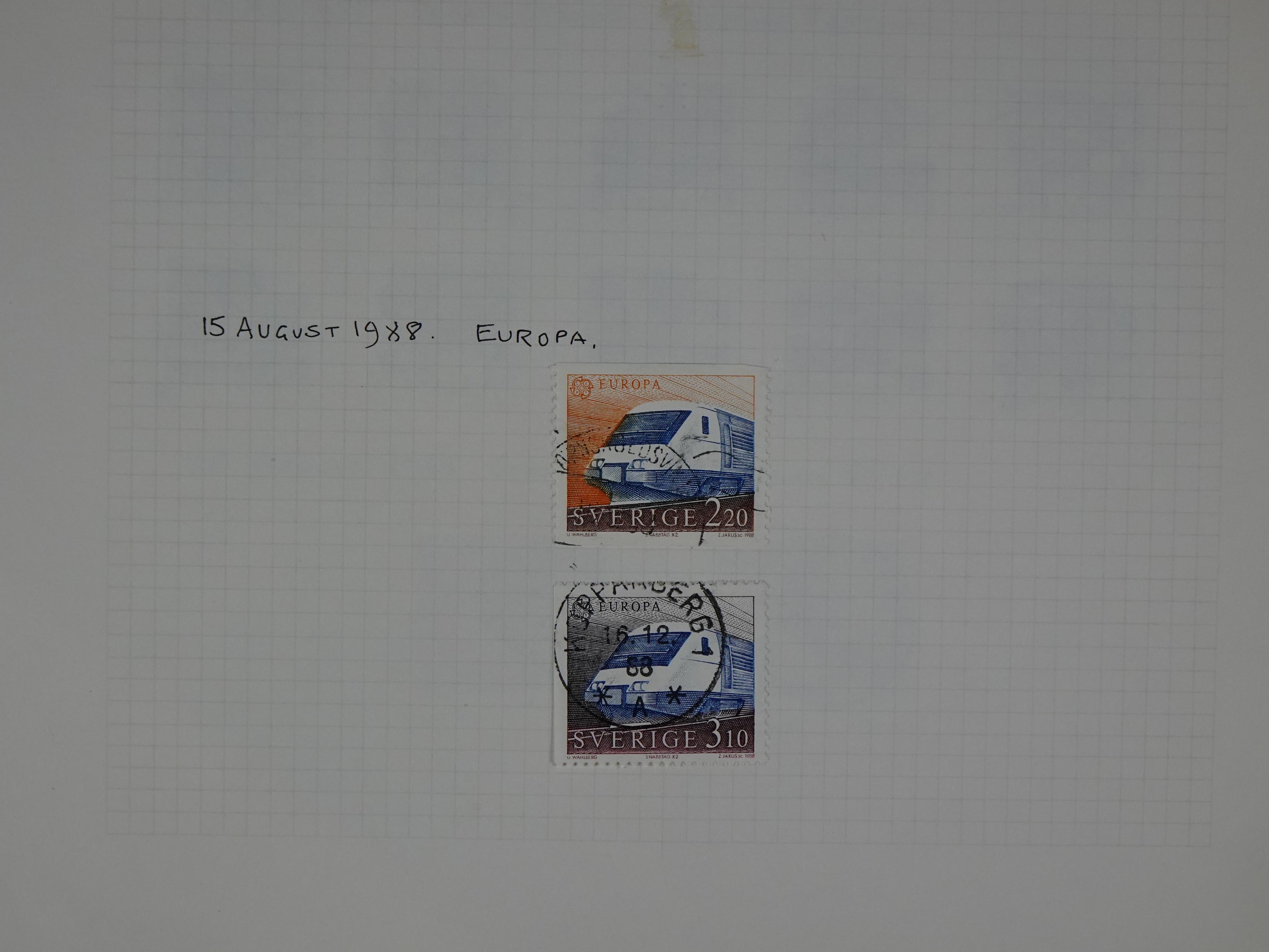 Verzameling met leuk klassiek op blanco albumblaadjes in 2 klembanden. 181