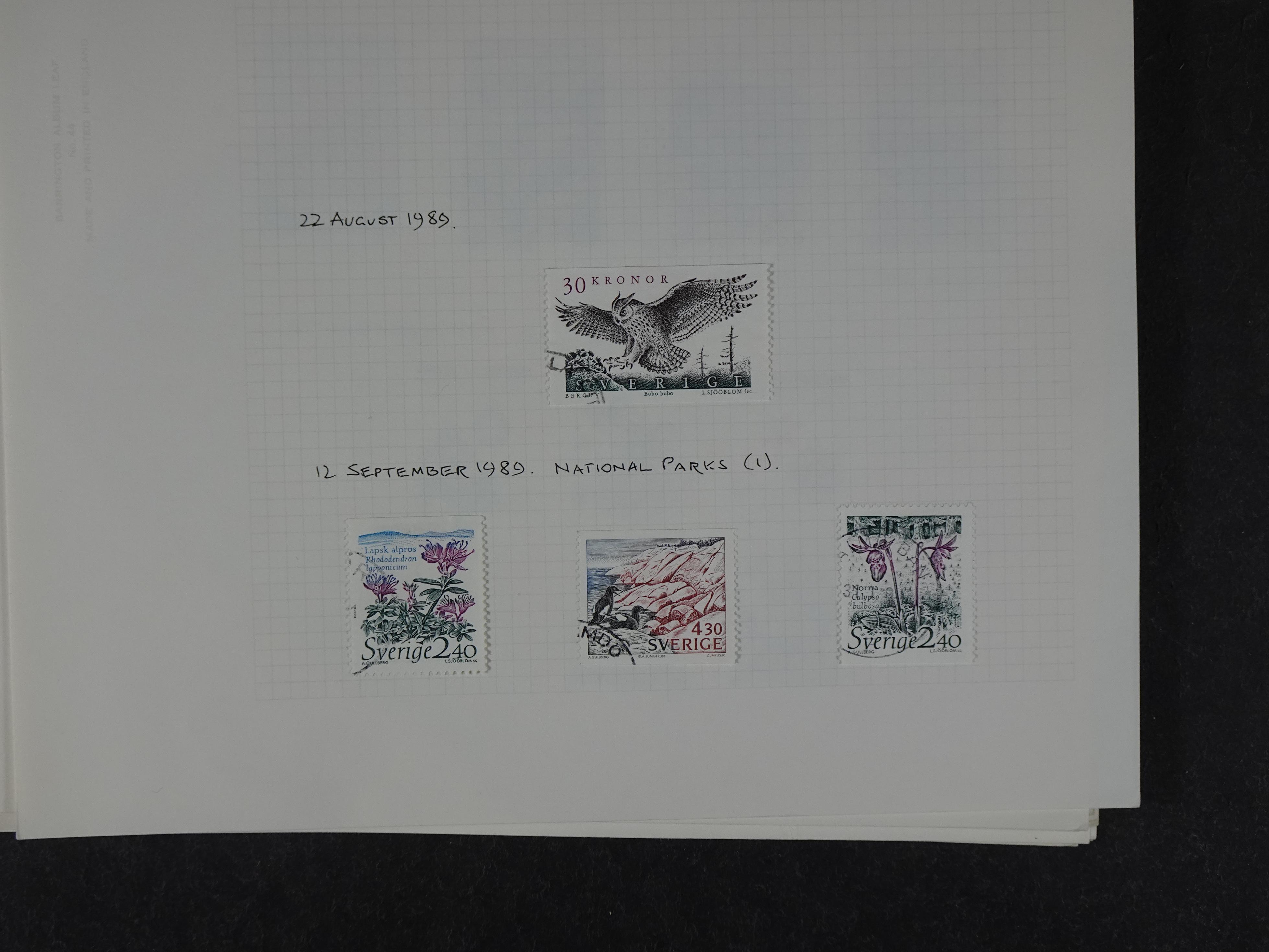 Verzameling met leuk klassiek op blanco albumblaadjes in 2 klembanden. 187