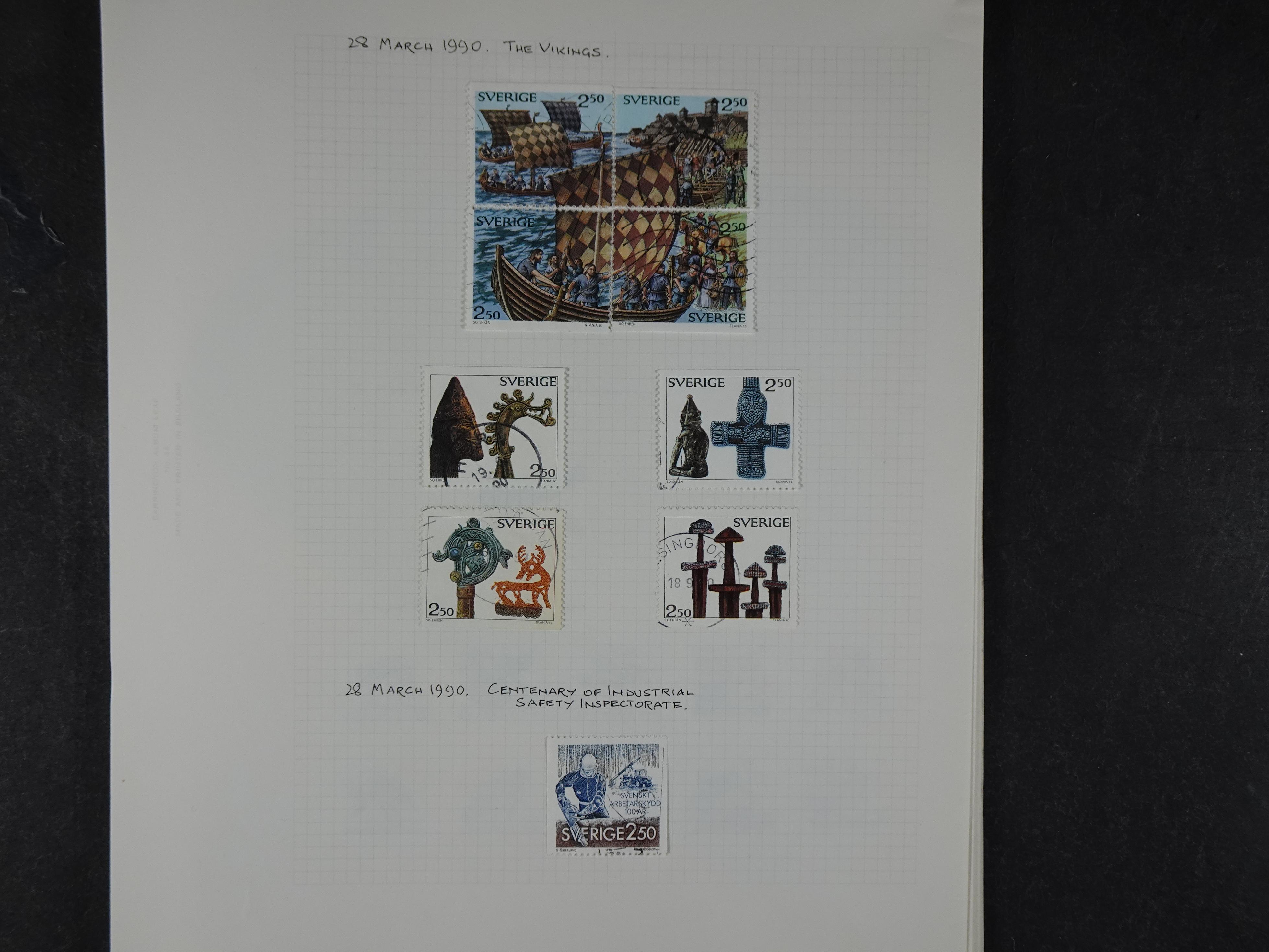 Verzameling met leuk klassiek op blanco albumblaadjes in 2 klembanden. 190