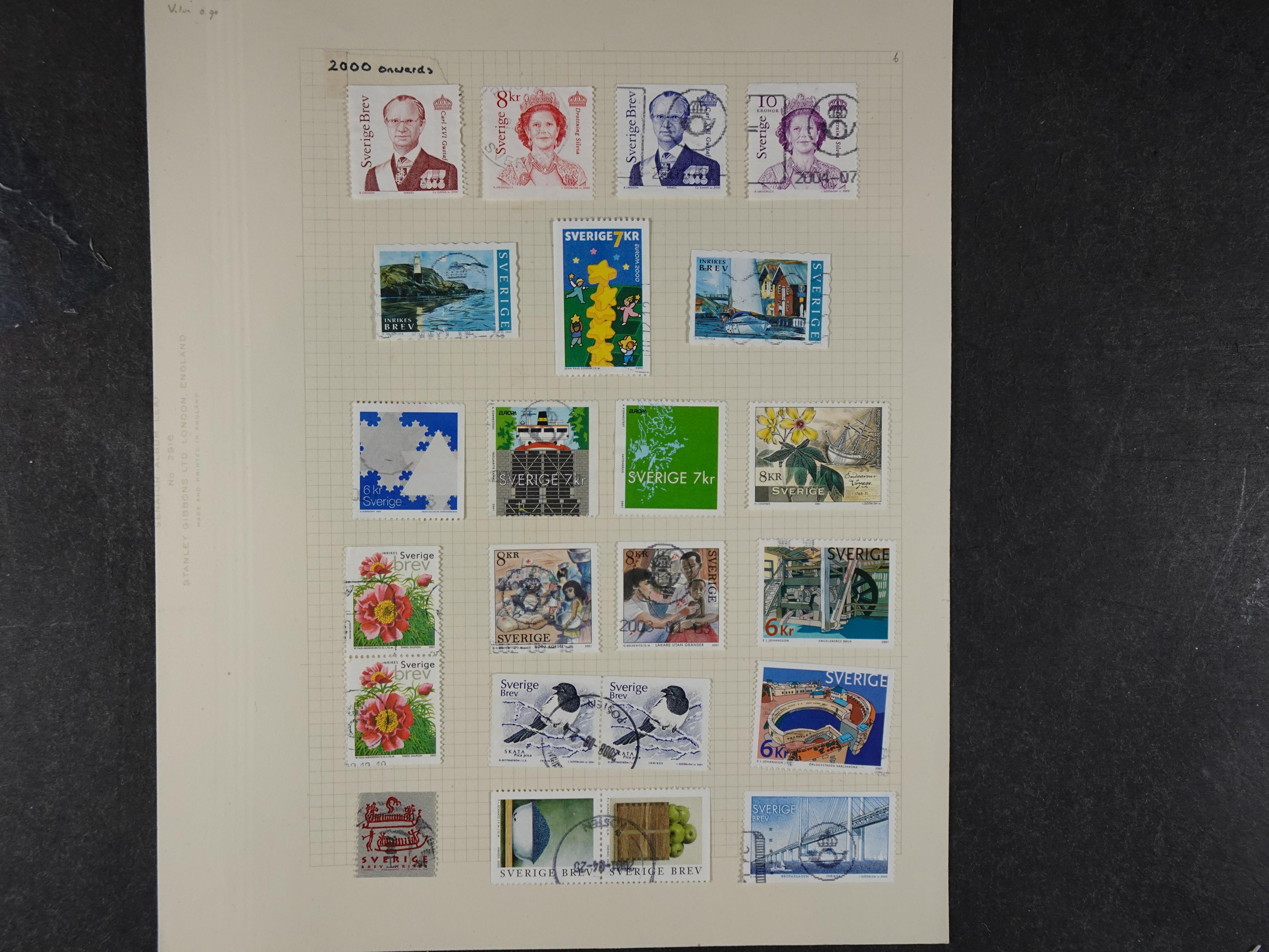 Verzameling met leuk klassiek op blanco albumblaadjes in 2 klembanden. 206