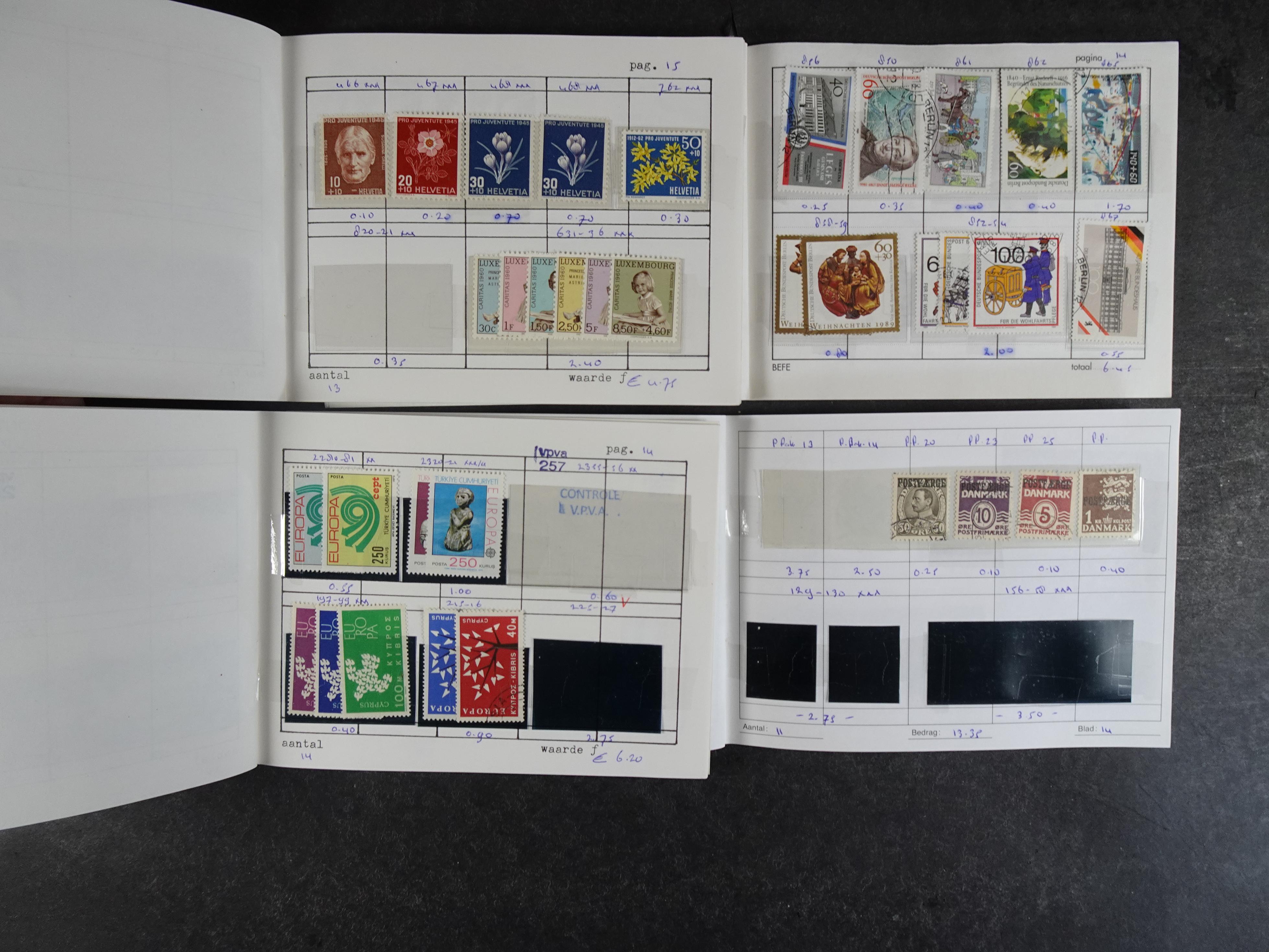 Mooie partij rondzendboekjes enorme restwaarde leuk voor weder verkoper.  14