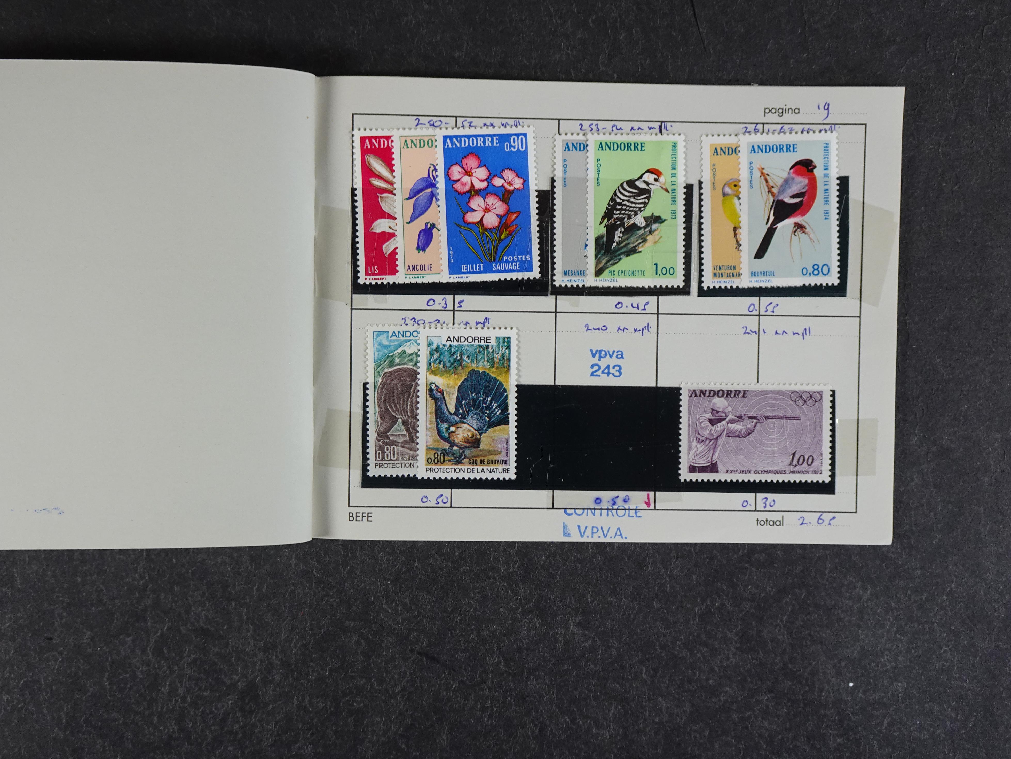 Mooie partij rondzendboekjes enorme restwaarde leuk voor weder verkoper.  38