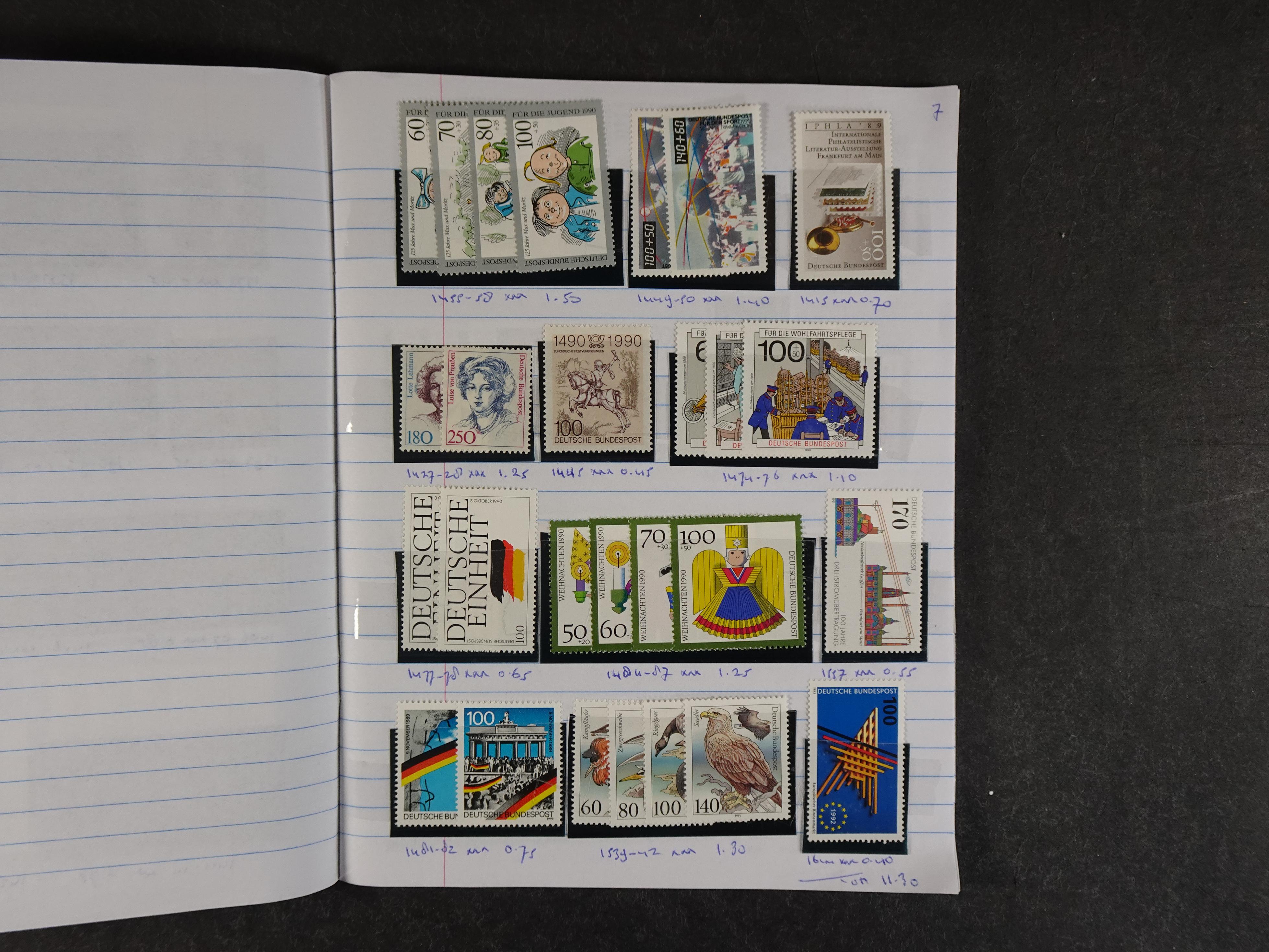 Mooie partij rondzendboekjes enorme restwaarde leuk voor weder verkoper.  146