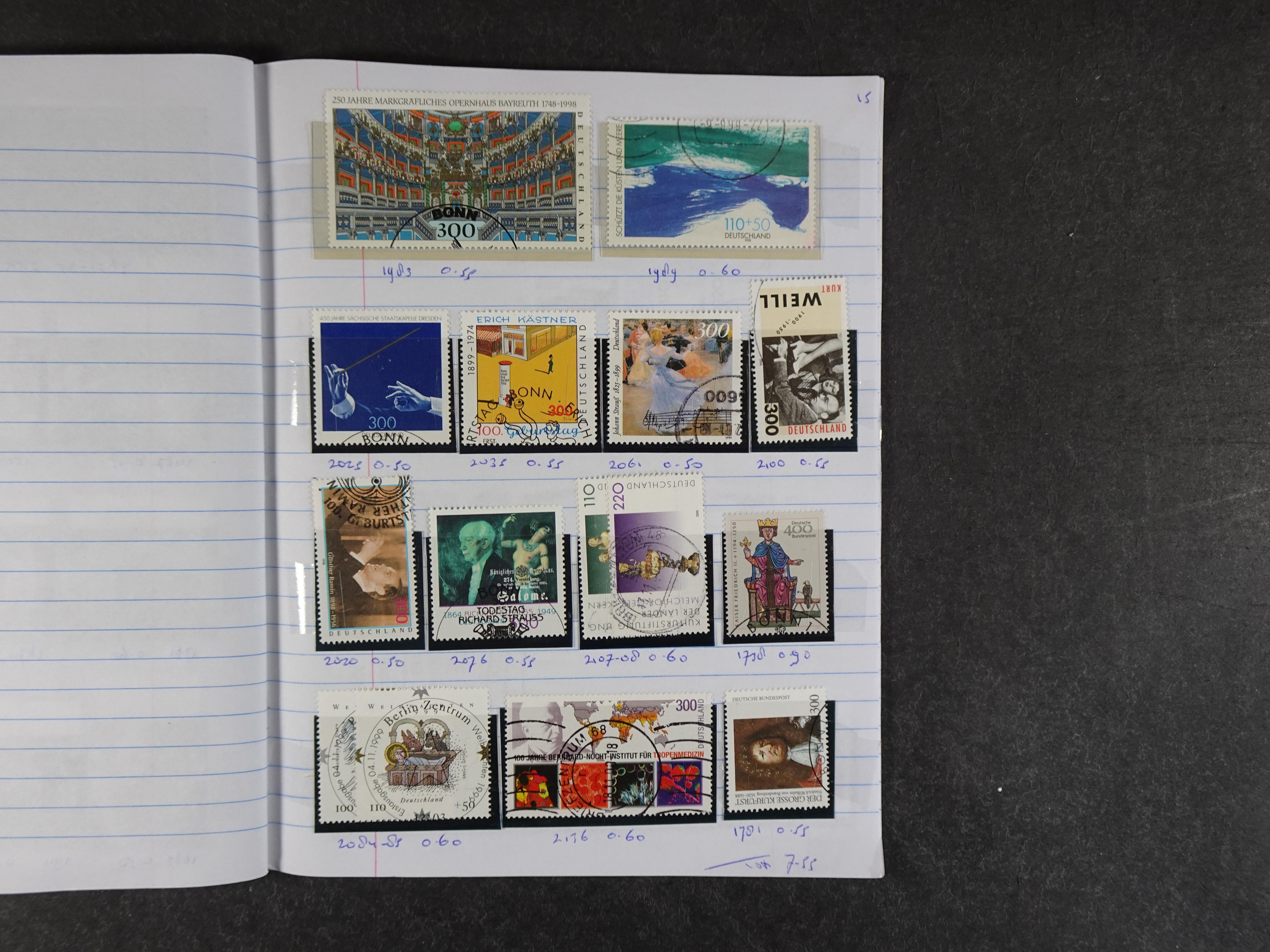 Mooie partij rondzendboekjes enorme restwaarde leuk voor weder verkoper.  154