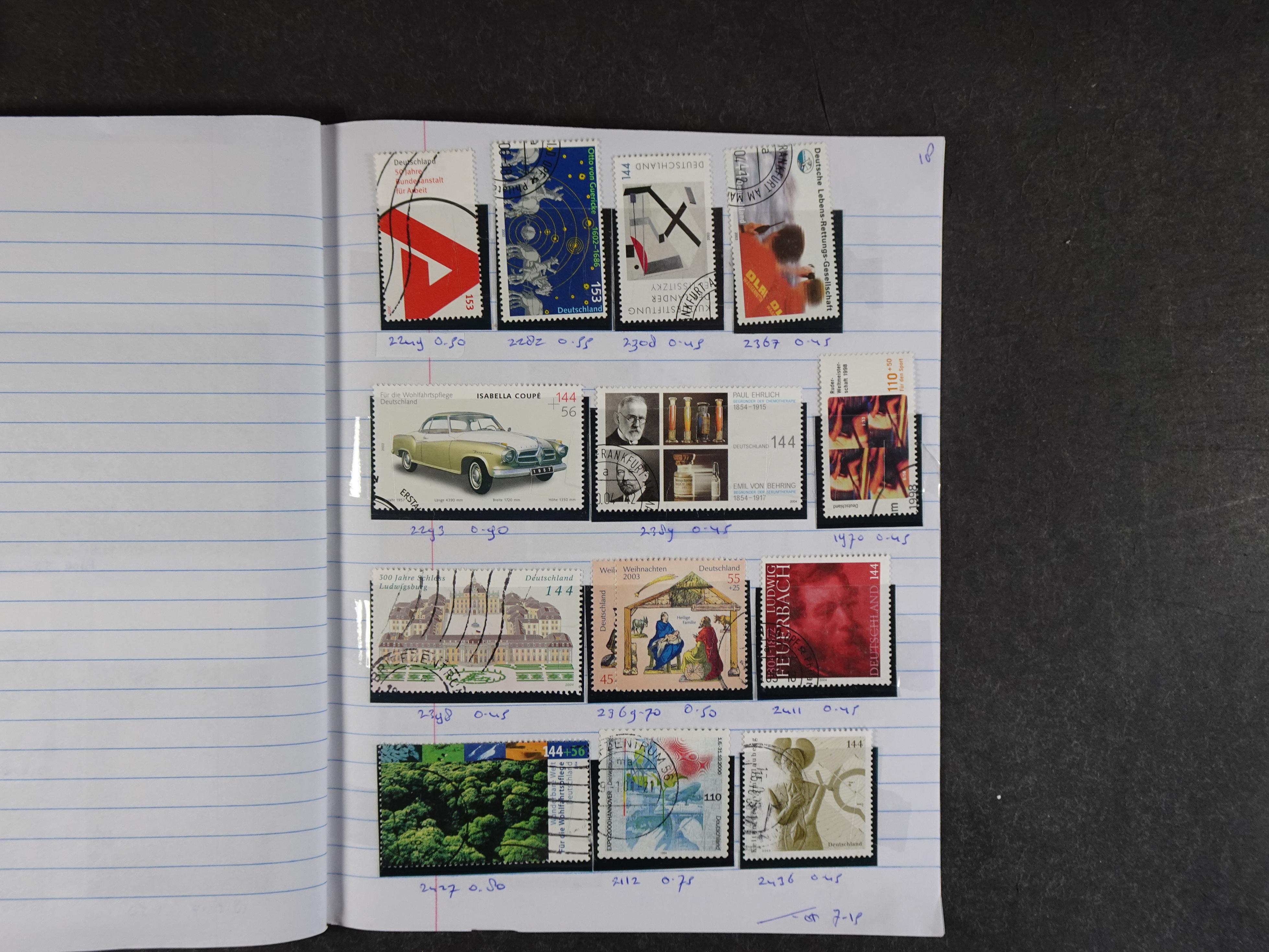 Mooie partij rondzendboekjes enorme restwaarde leuk voor weder verkoper.  157