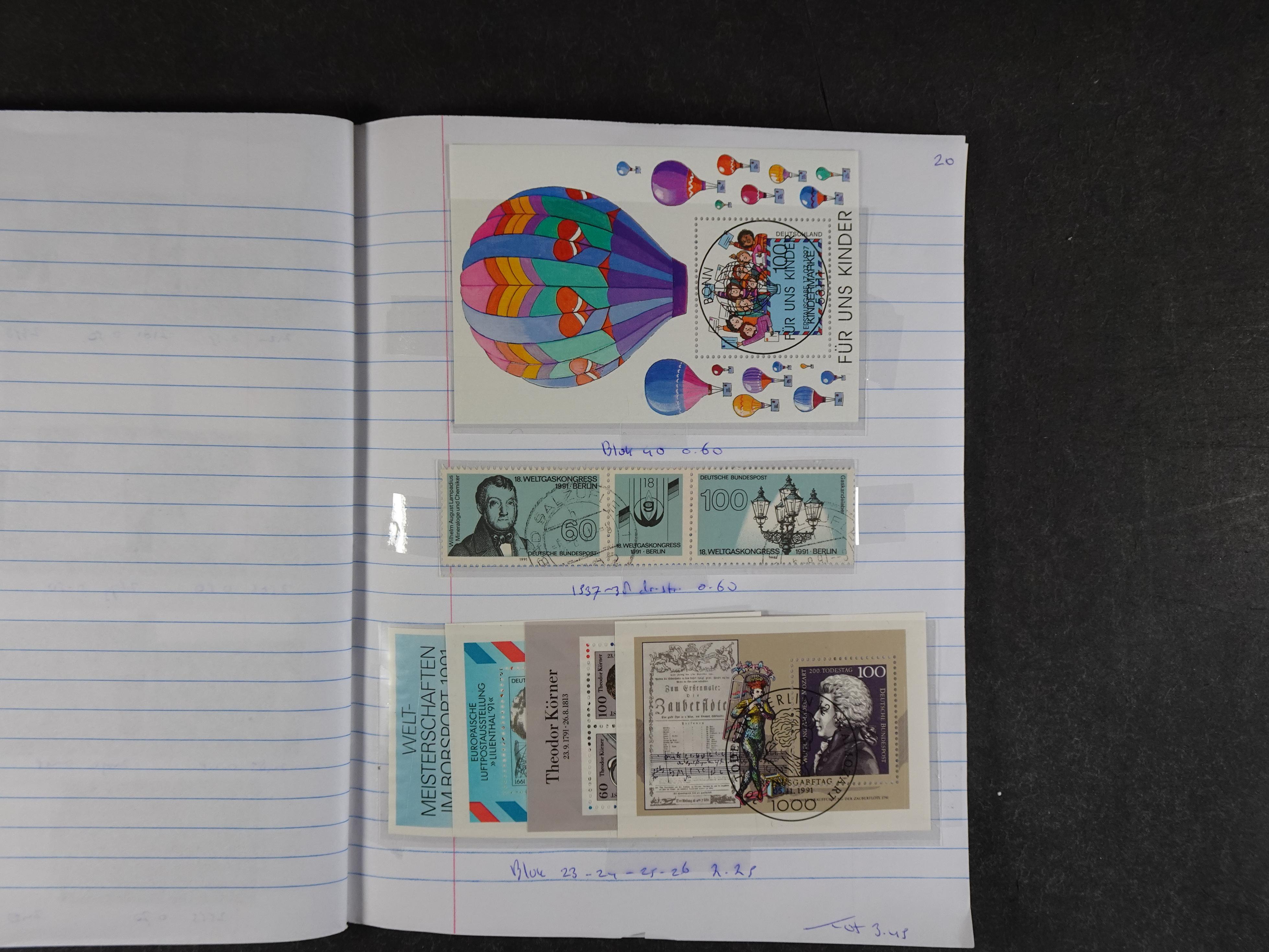 Mooie partij rondzendboekjes enorme restwaarde leuk voor weder verkoper.  159